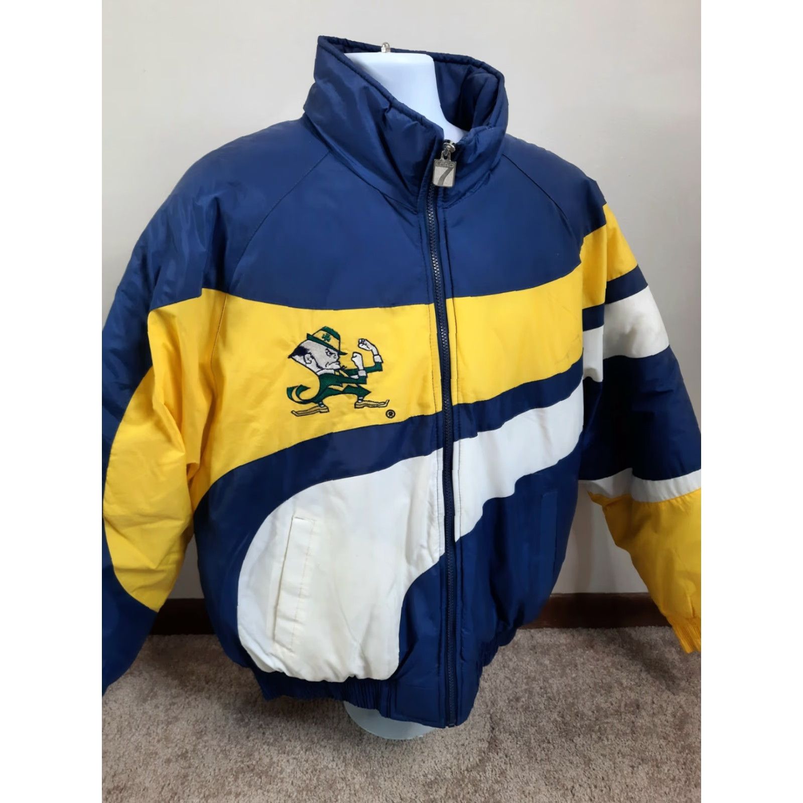 Logo 7 VINTAGE Logo 7 Notre Dame Fighting Irish Full Zip Puffer Jacket Coat Men Large Yellow Blue White Size US L / EU 52-54 / 3 - 3 Thumbnail
