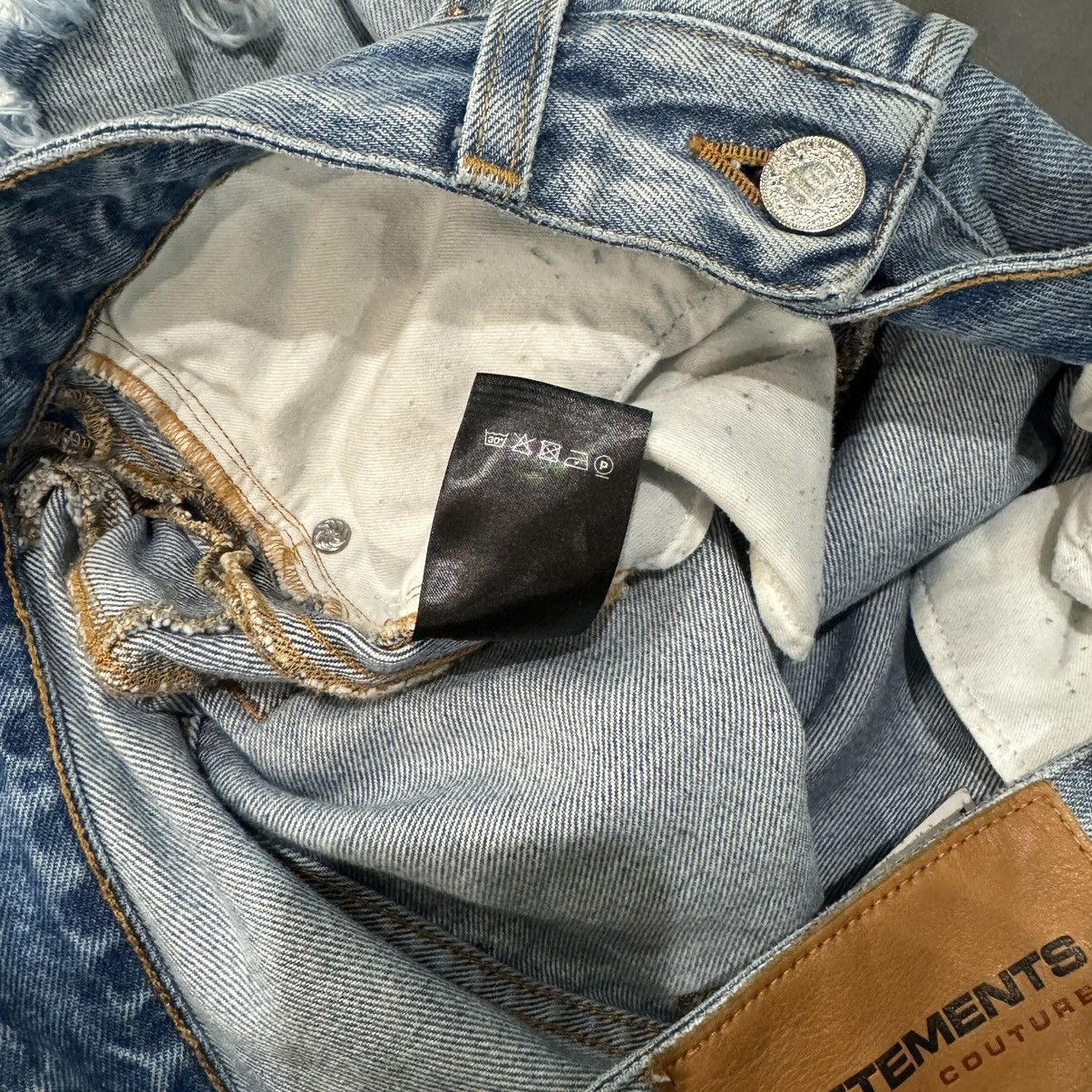 Designer × Vetements Vetements Distressed Flare Denum Size US 31 - 8 Thumbnail