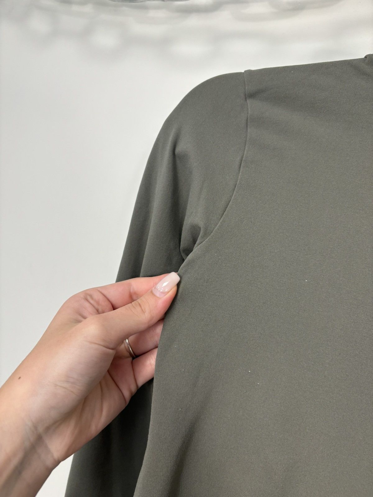 Max Mara Max Mara Women’s Italian Luxury Slim Nylon Turtleneck Top Size M / US 6-8 / IT 42-44 - 3 Thumbnail