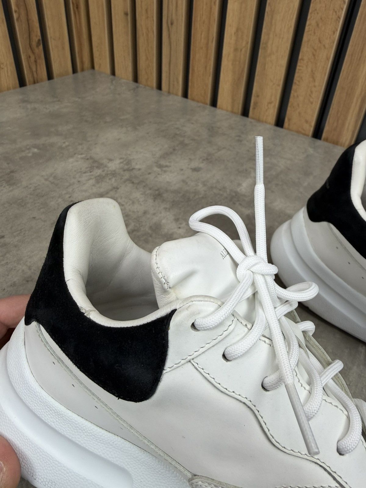 Alexander McQueen Alexander McQueen Oversized White Leather Sneakers Size 38 Size US 8 / IT 38 - 15 Thumbnail