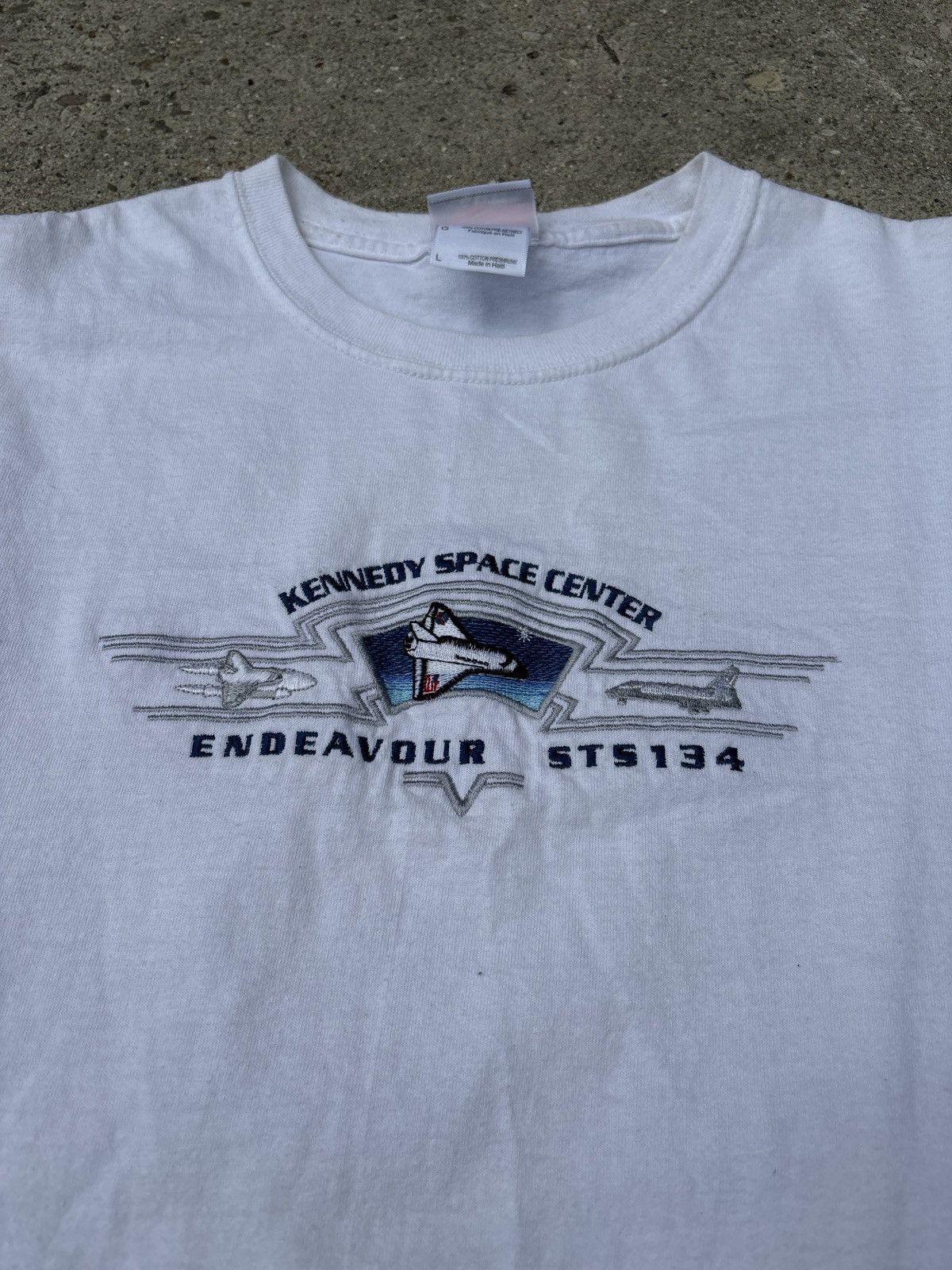Hanes × Vintage vintage embroidered tee Size US L / EU 52-54 / 3 - 2 Thumbnail