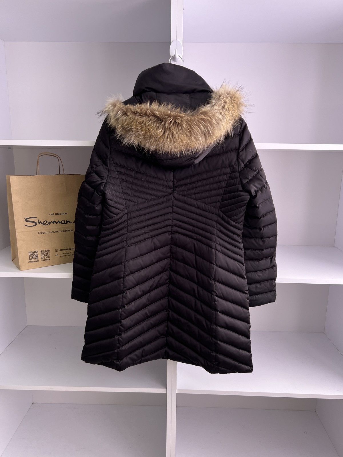 Hugo Boss × Vintage Vintage Boss women’s long hooded puffer jacket with fur Size L / US 10 / IT 46 - 13 Thumbnail