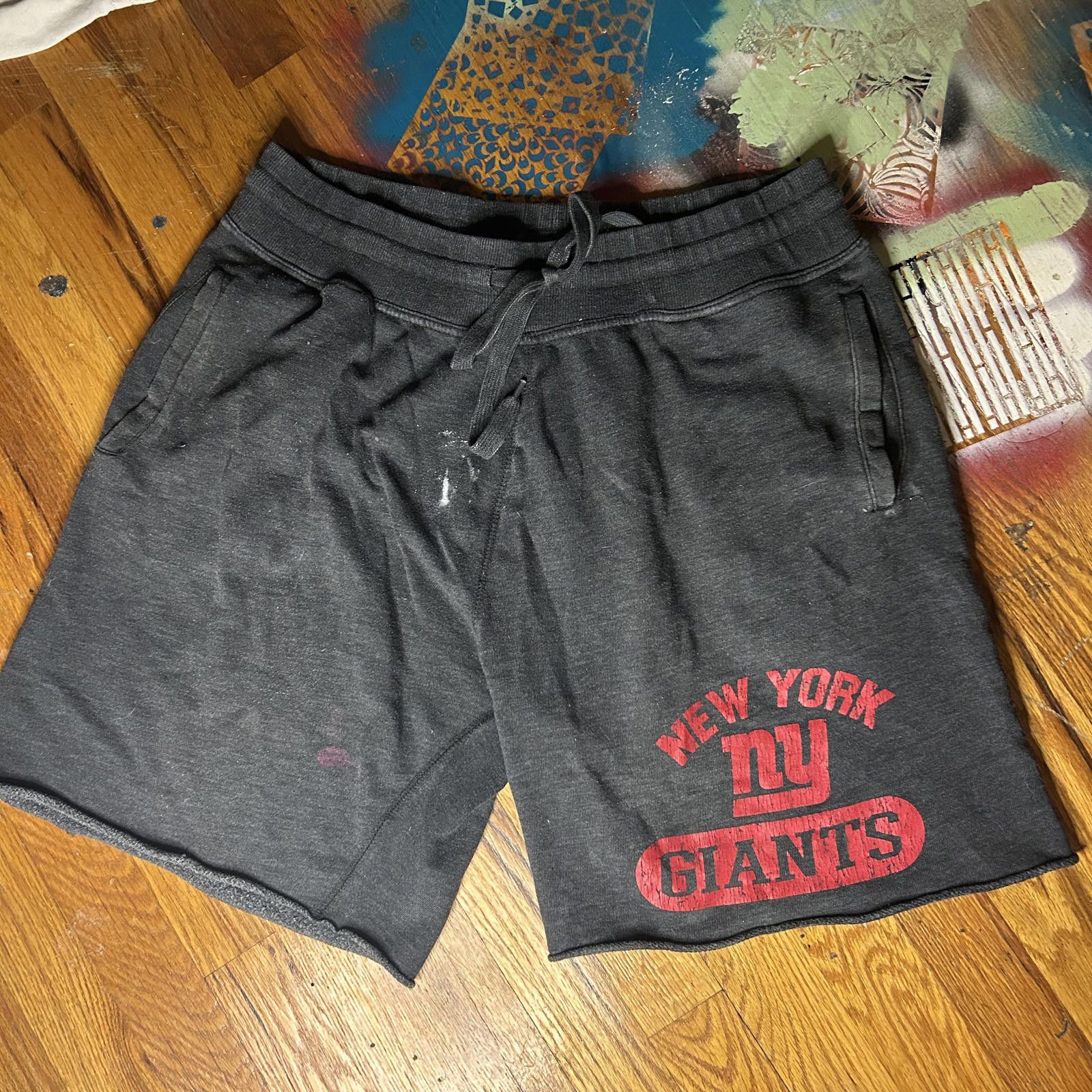 NFL New York Giants Men's Casual Shorts - Comfy and Sporty! Size US 34 / EU 50 - 1 Thumbnail