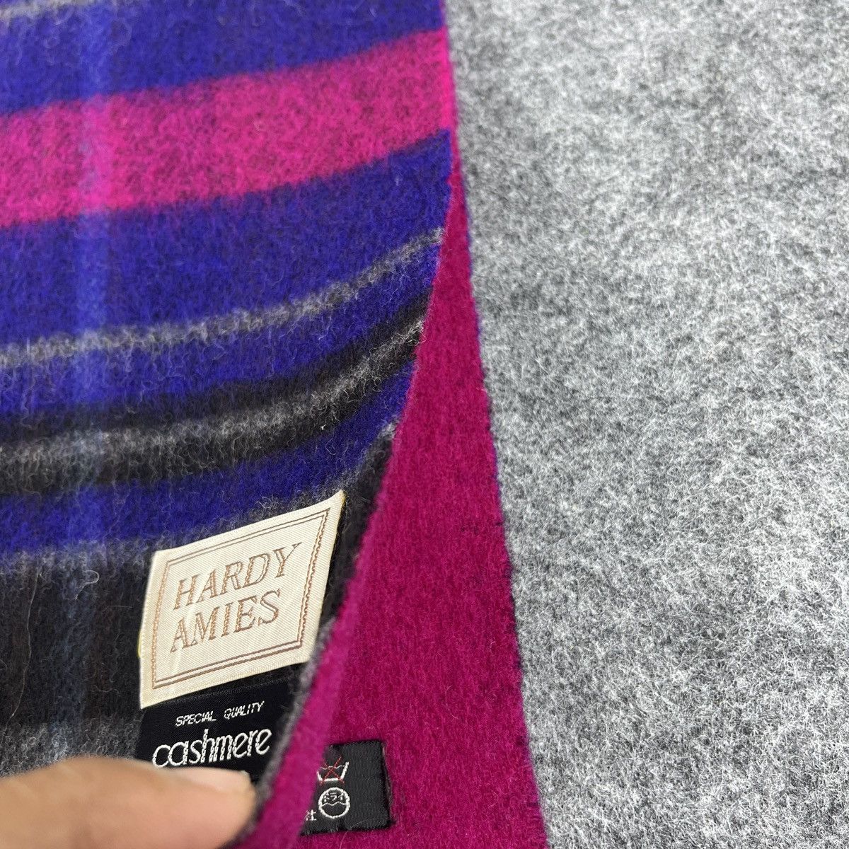 Hardy Amies Hardy Amies Scarf / Muffler / Neckwear T1030 Size ONE SIZE - 8 Thumbnail