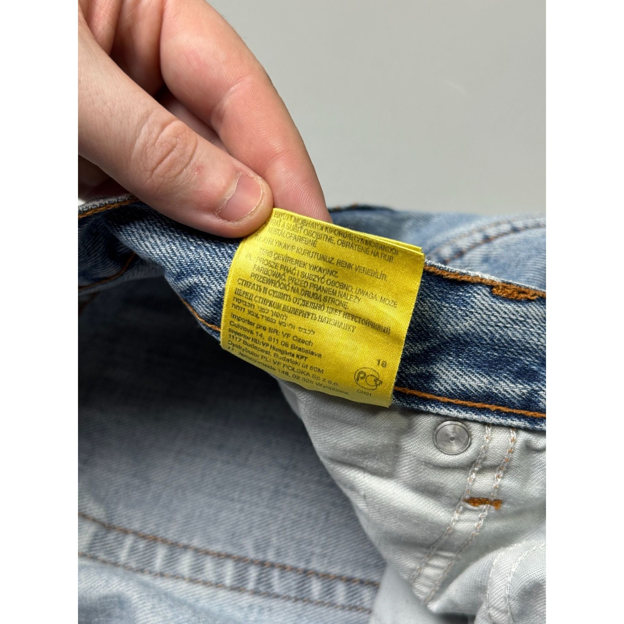 Wrangler Wrangler Texas Light Wash Distressed Denim Jeans (Y1139) Size US 30 / EU 46 - 13 Thumbnail