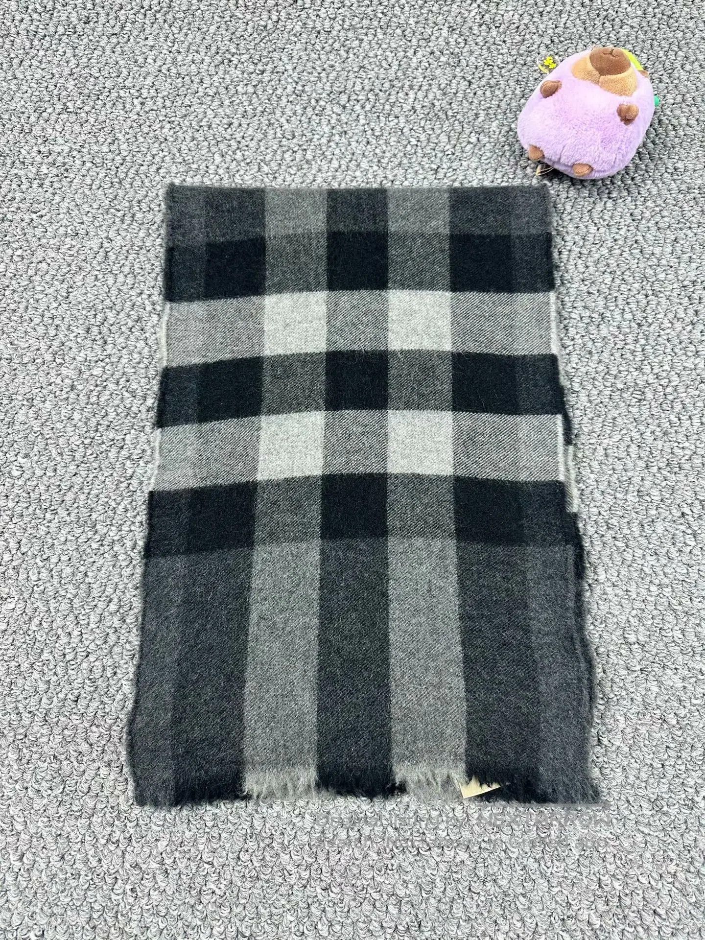 Burberry Burberry Black and Grey Classic Plaid Wool Scarf| Size ONE SIZE - 3 Thumbnail