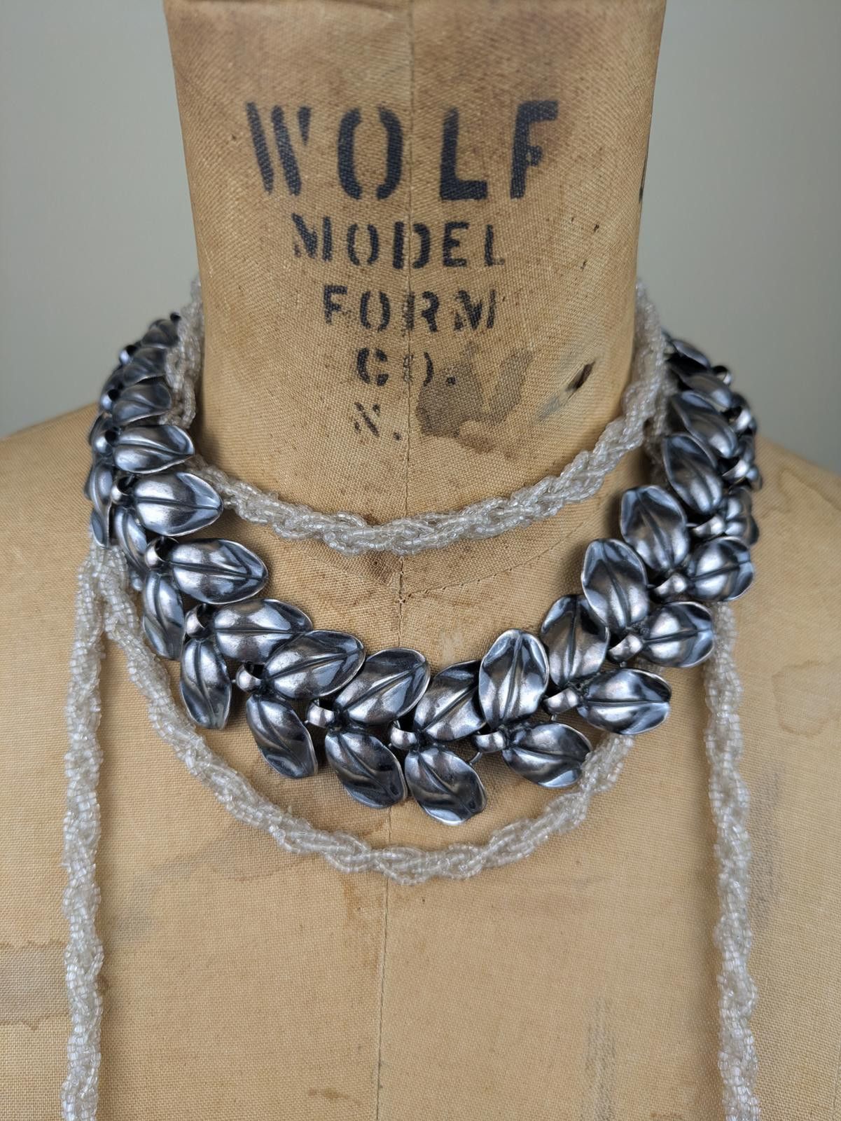 Other 1990's anne klein white metal leaf necklace Size ONE SIZE - 1 Thumbnail