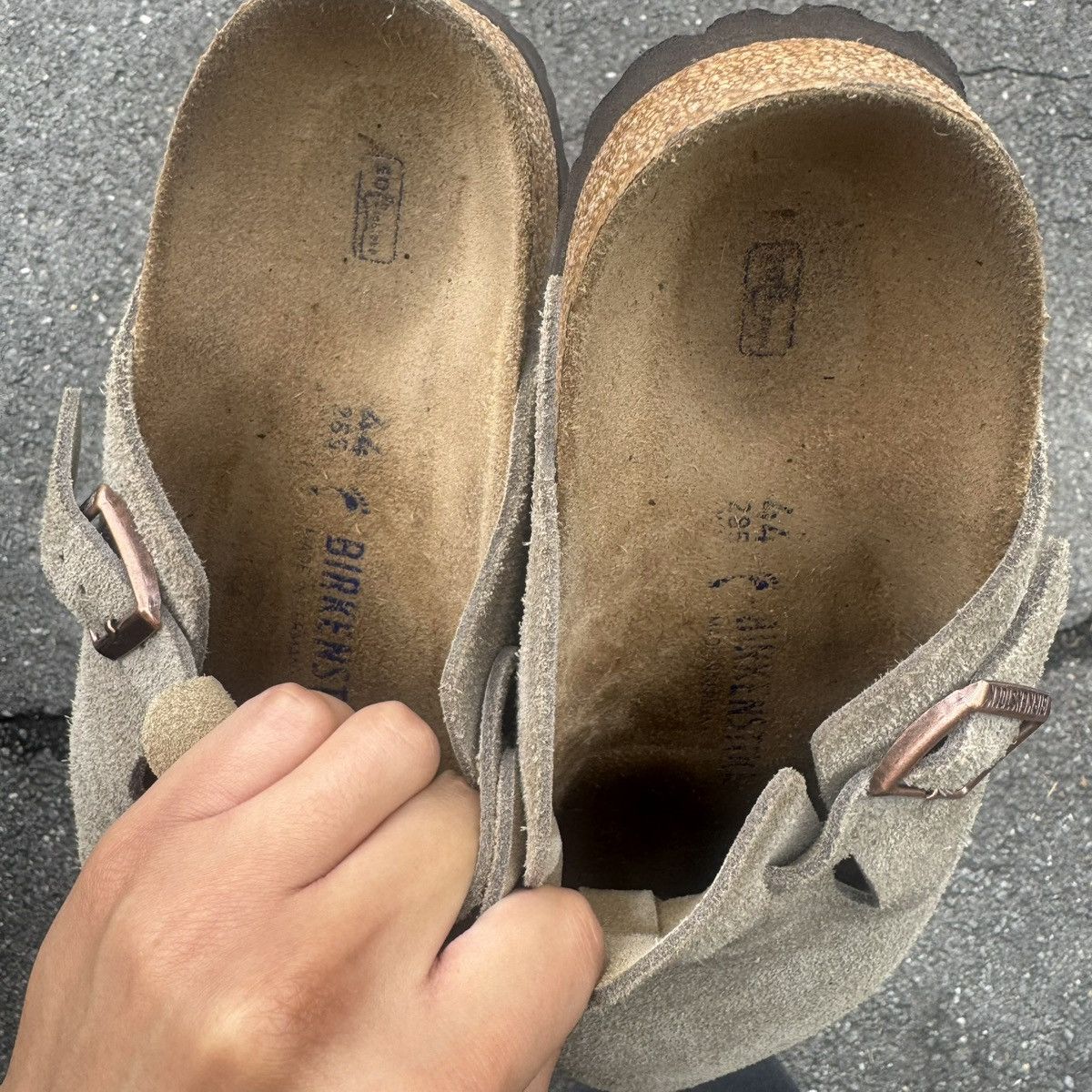 Birkenstock Birkenstock boston taupe suede clogs Size US 10 / EU 43 - 5 Thumbnail