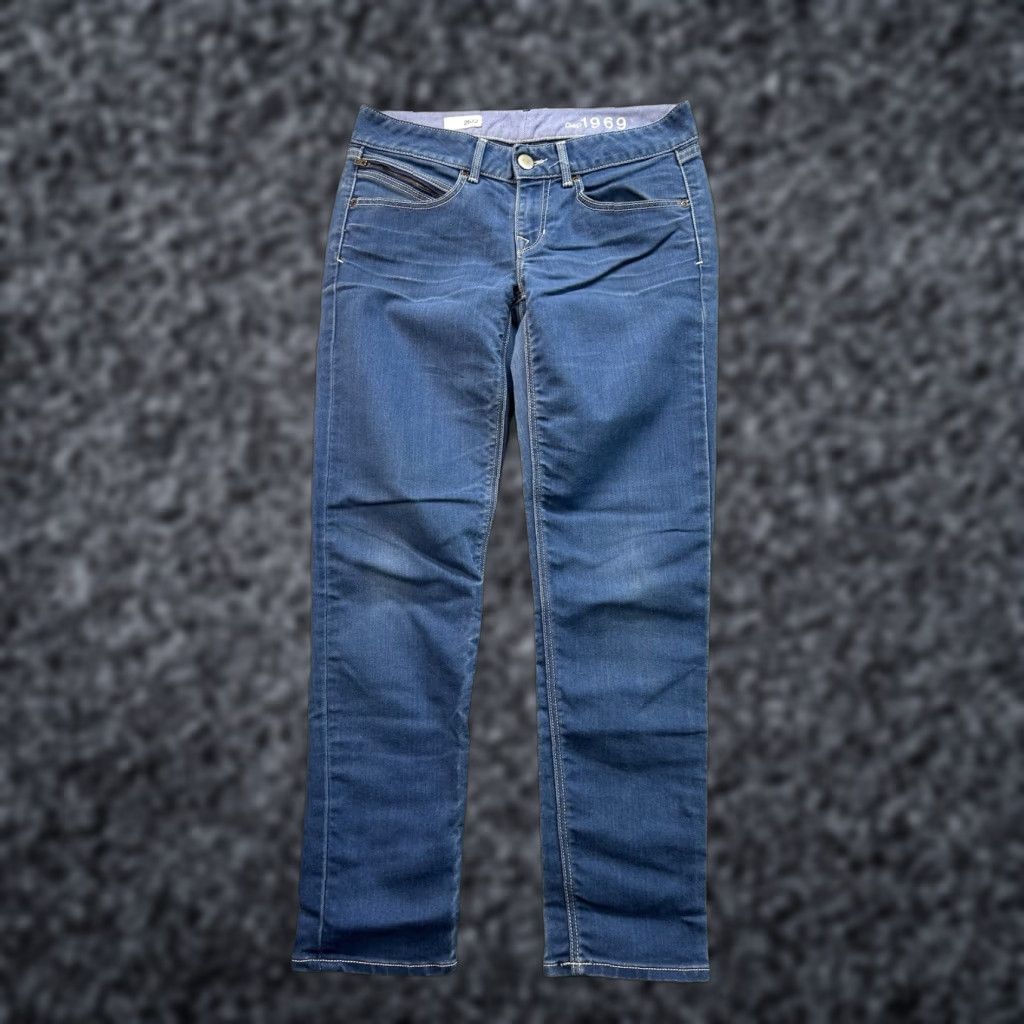 Gap VINTAGE Gap 1969 Y2K Jeans Womens Sz 26/2 Blue Slim Whiskered Straight Low Rise Beach Size 26" / US 2 / IT 38 - 1 Thumbnail