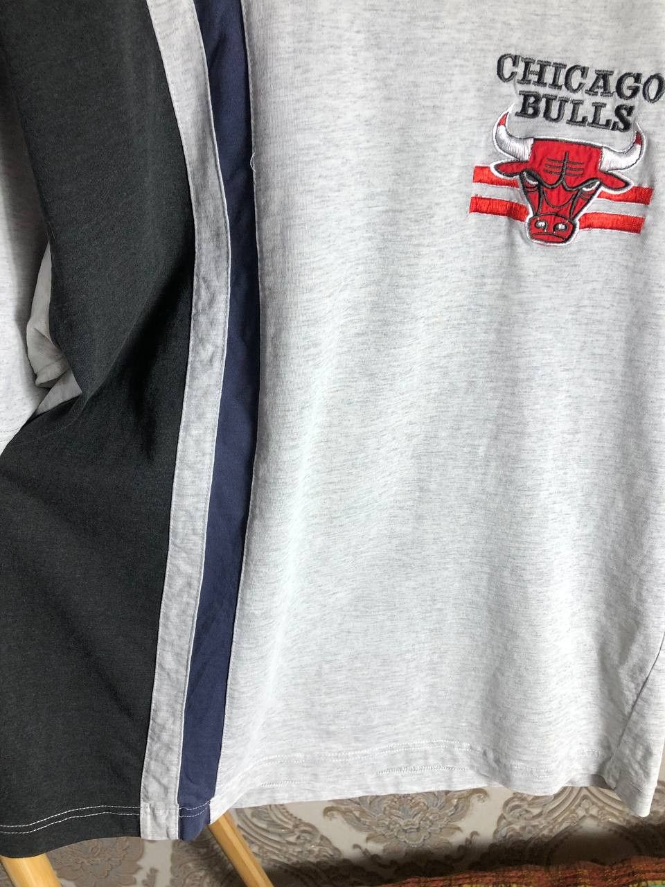 Vintage Vintage Chicago Bulls NBA Retro T-shirt Jordan Y2K 90s Size US L / EU 52-54 / 3 - 9 Thumbnail