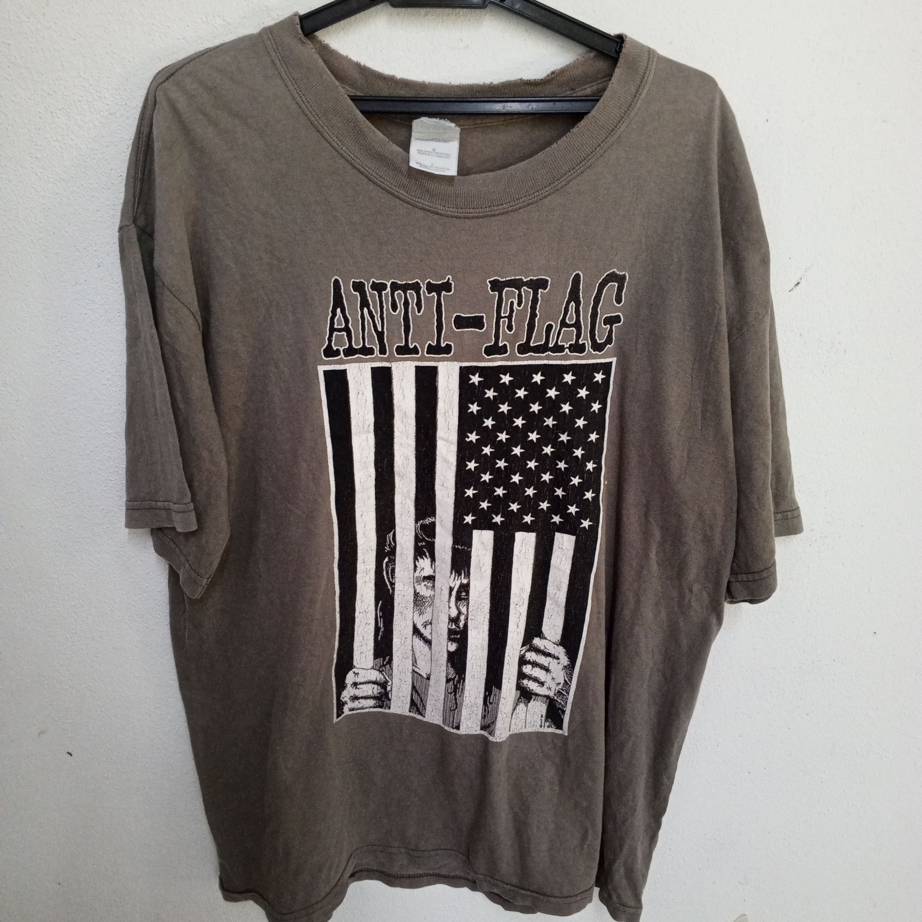 Band Tees × Vintage GILDAN BAND TEES ANTI FLAG Size US L / EU 52-54 / 3 - 1 Thumbnail