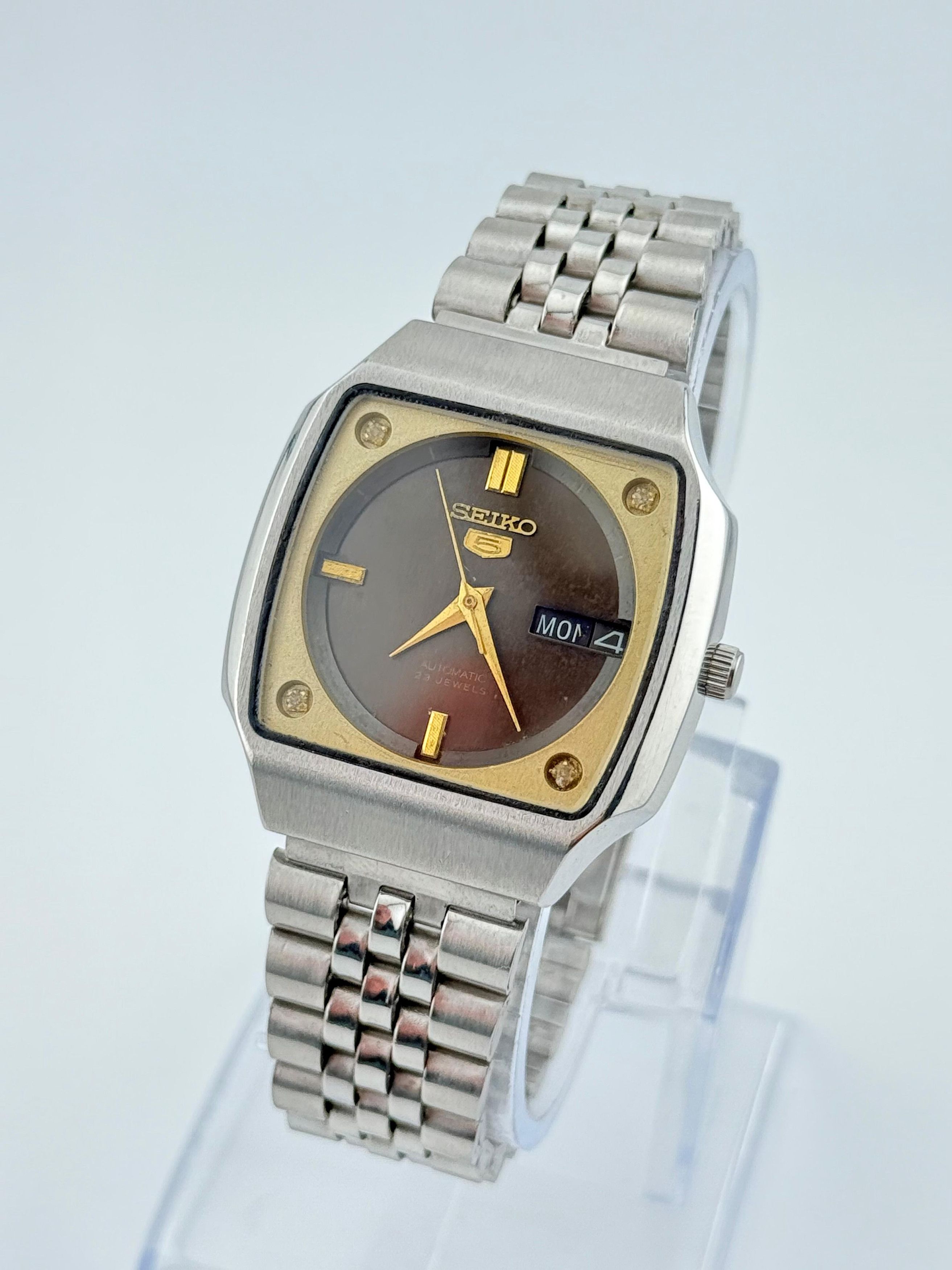 Seiko Vintage Men's Wrist Watch Size 36 - 2 Thumbnail