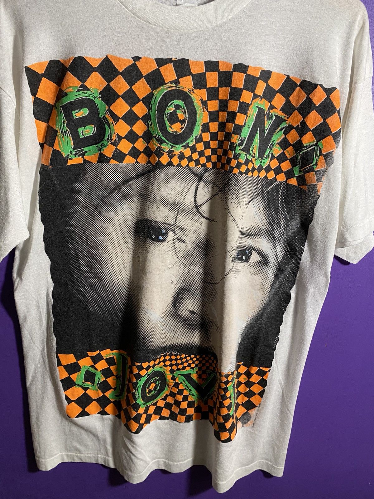 Band Tees Vintage 1989 Bon Jovi rocks the earth tour tee Size US XL / EU 56 / 4 - 3 Thumbnail