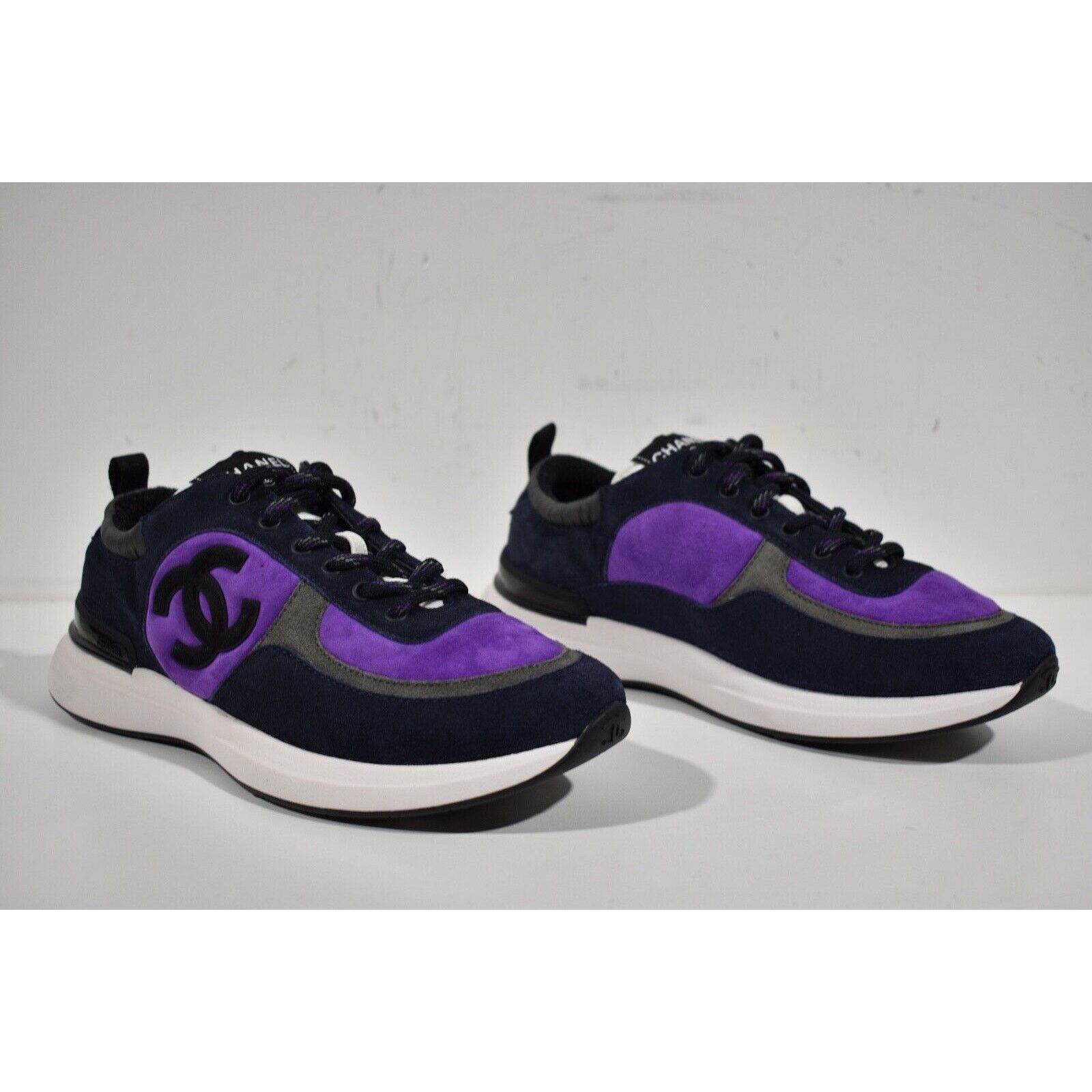 Chanel 21K Suede CC Logo Lace Up Tie Flat Runner Trainer Sneaker 41 Size US 11 / IT 41 - 2 Thumbnail