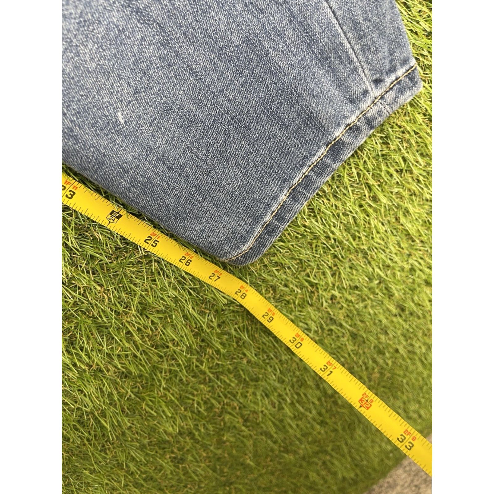 Vintage Judy Blue Jeans Womens 5/27 Boyfriend Fit Distressed Light Wash Denim Casual 90s Style Loose Fit May Include Logo Patch Womens 5/27 Size 28x28 Blue Size 27" / US 4 / IT 40 - 4 Thumbnail