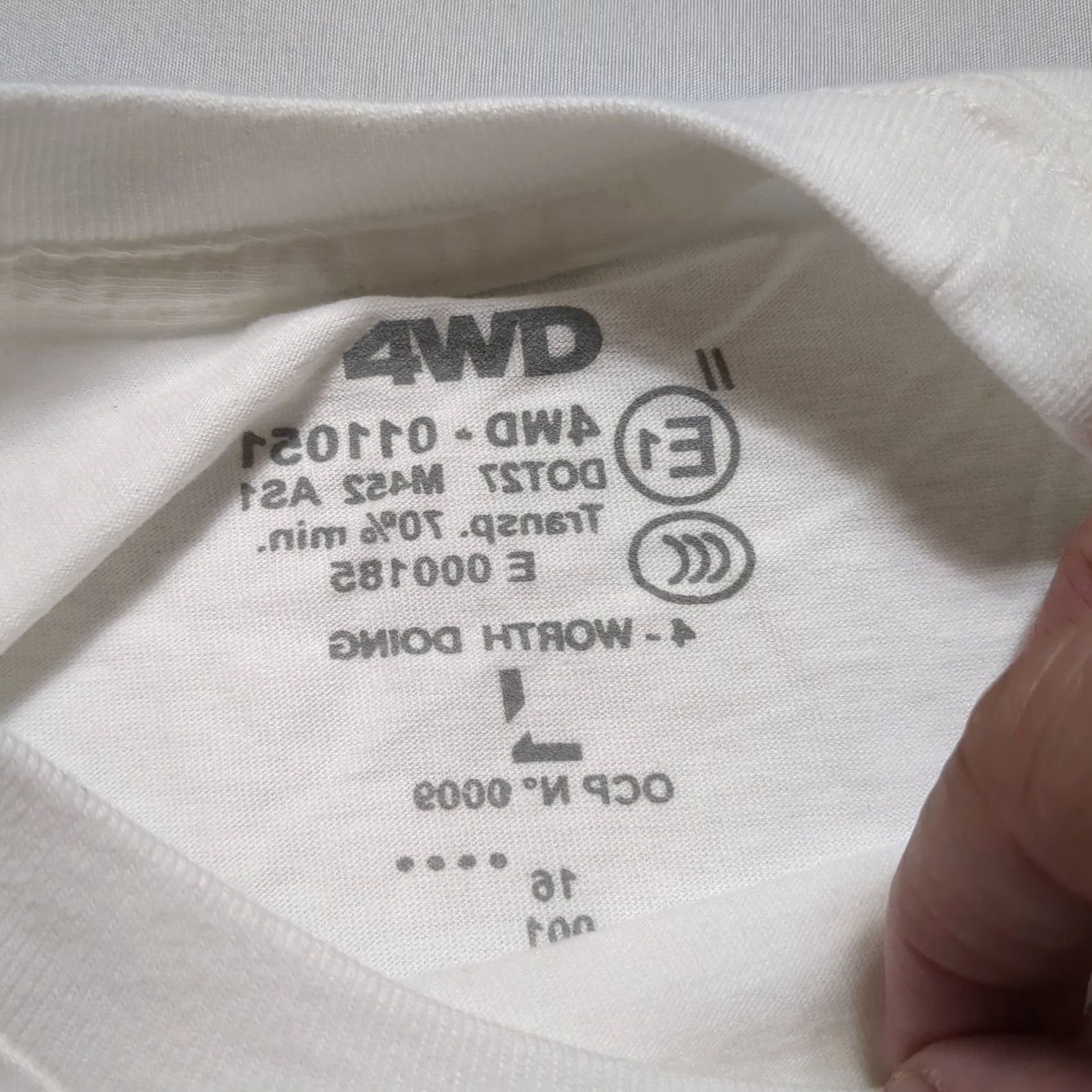 Vintage VINTAGE 4 Worth Doing aNYthing White T-Shirt Men L Graphic Print Crew Neck Short Sleeve Logo Tee Mens Size US L / EU 52-54 / 3 - 4 Thumbnail