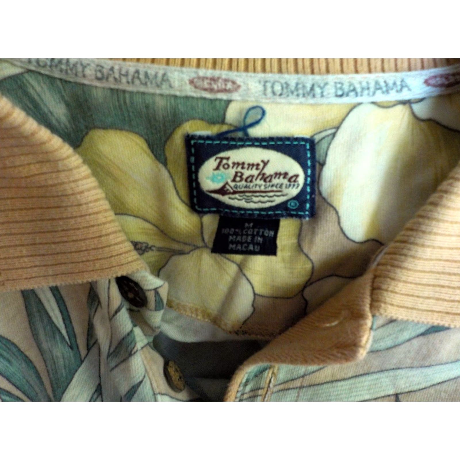 Tommy Bahama VINTAGE Tommy Bahama Polo Shirt Cotton Peach Yellow Green Tropical Print SS Polo MED Men Size US M / EU 48-50 / 2 - 5 Thumbnail