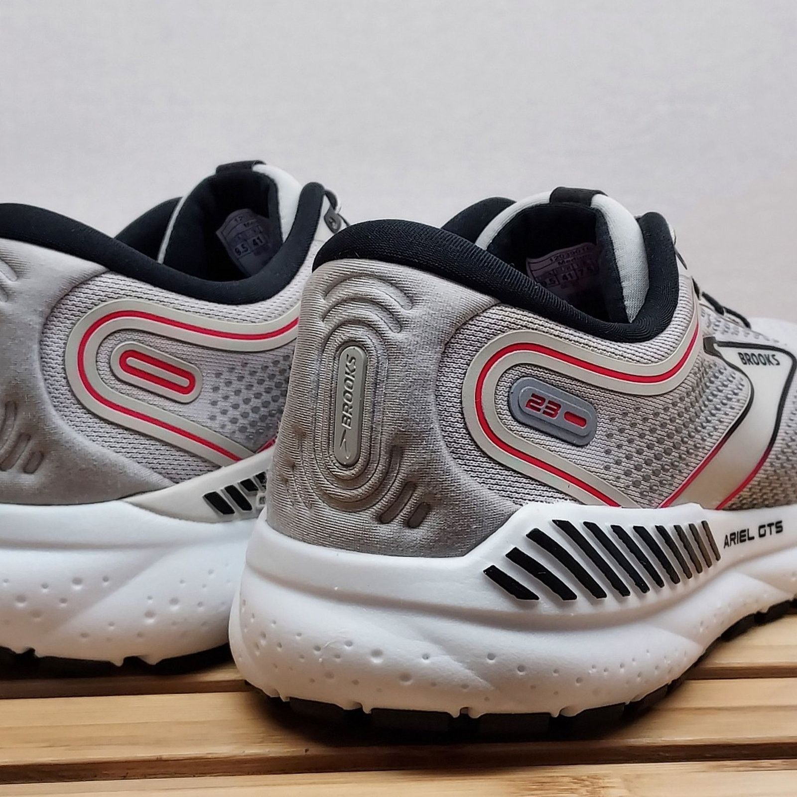 Brooks Brooks Womens | White | Ariel GTS 23 Athletic Shoes Size 9.5 Size US 9.5 / IT 39.5 - 3 Thumbnail