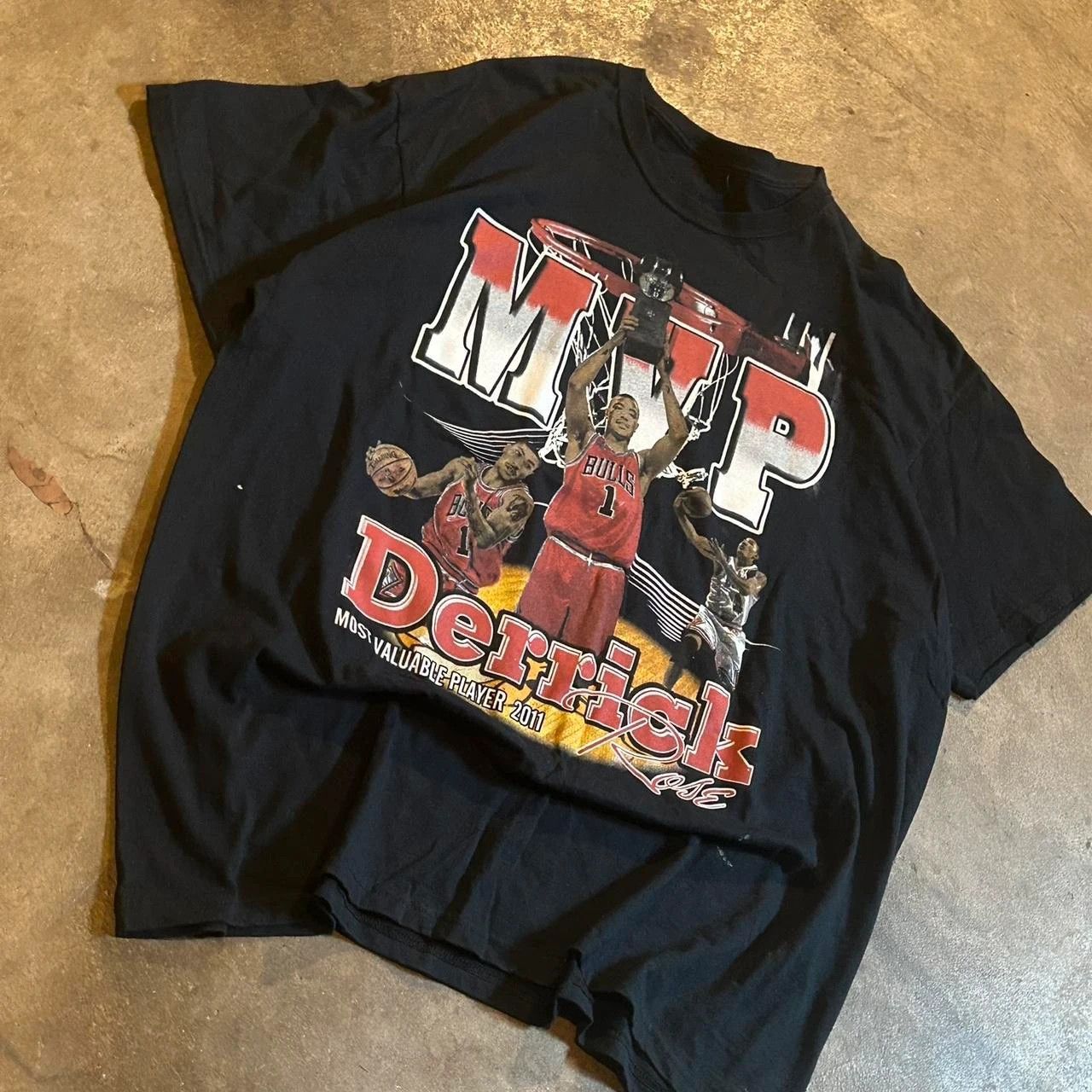Other Black and red vintage NBA Derrick Rose MVP t-shirt Size US XXL / EU 58 / 5 - 1 Thumbnail