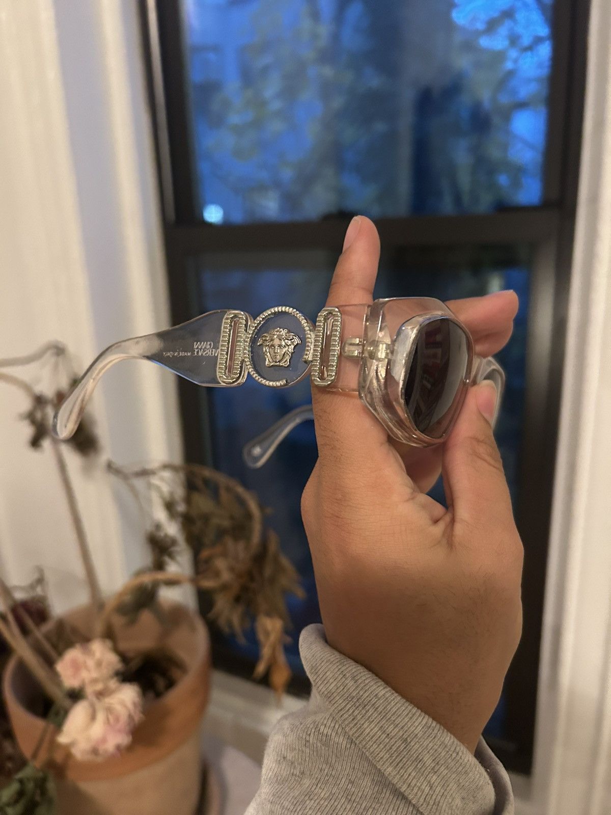Versace Transparent 90s Versace Sunglasses Rare - Seen on Rihanna Size ONE SIZE - 4 Thumbnail