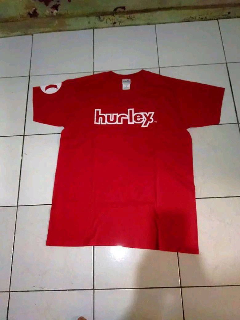 Hurley Hurley spellout logo vintage Size US L / EU 52-54 / 3 - 1 Thumbnail