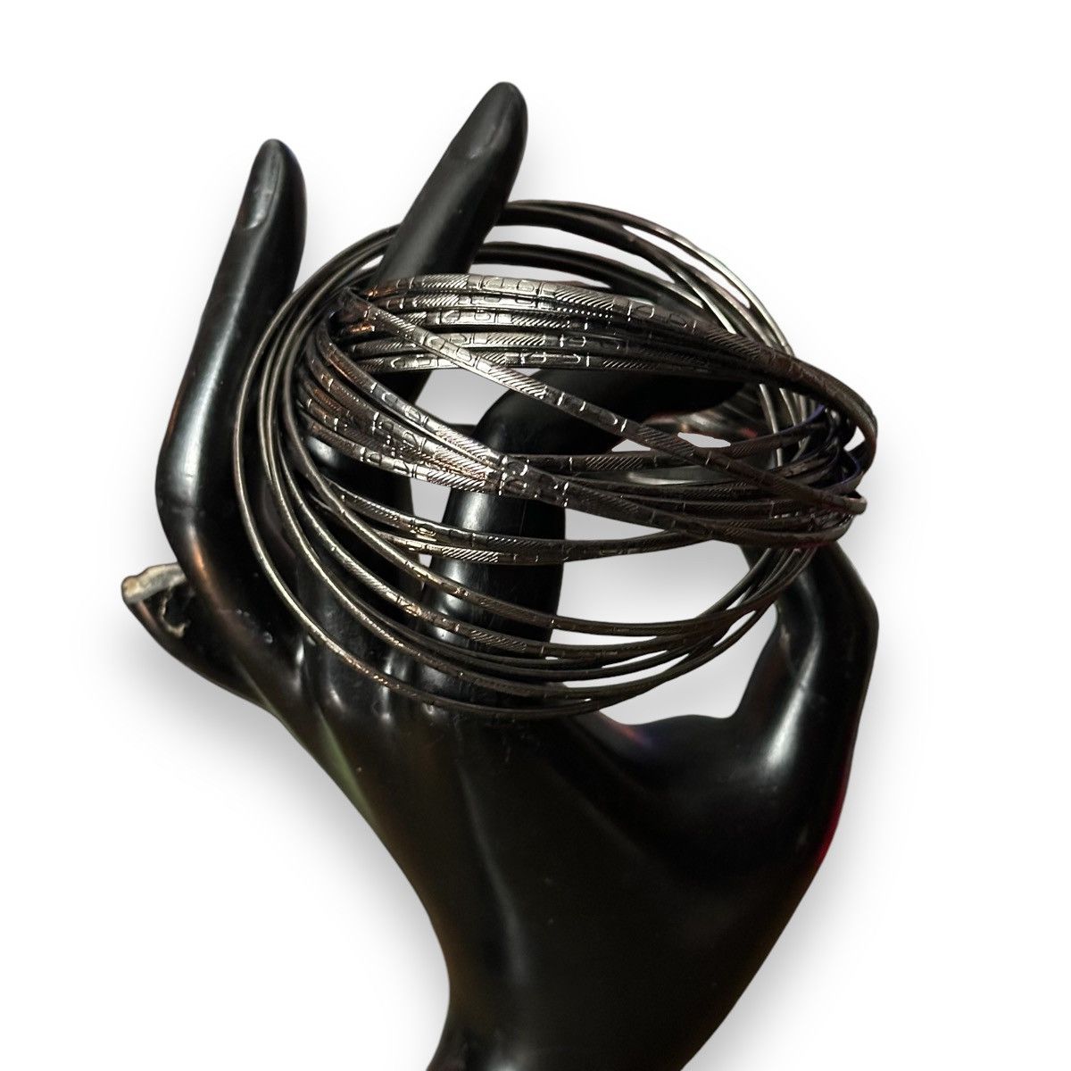 Other Dark silver tone intertwined bangle bracelet Size ONE SIZE - 2 Thumbnail