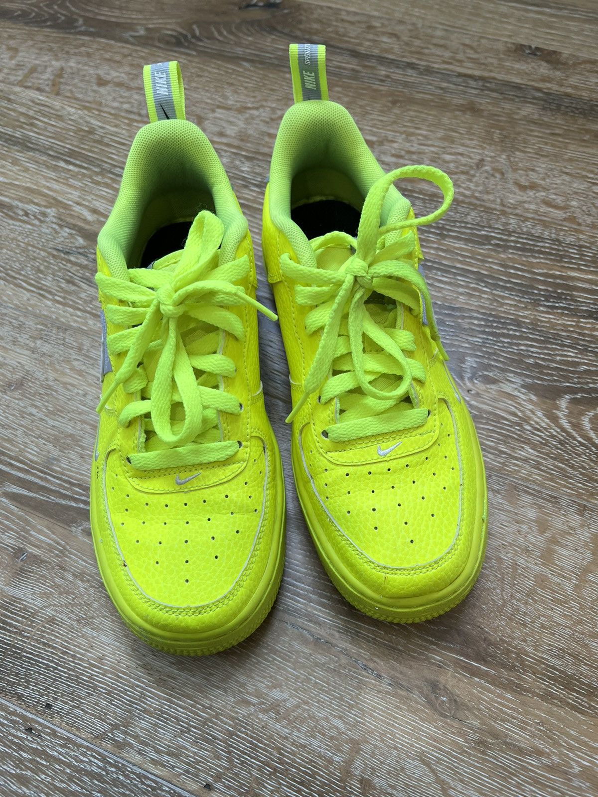 Nike Air Force 1 Shoes LV8 Utility buy Volt