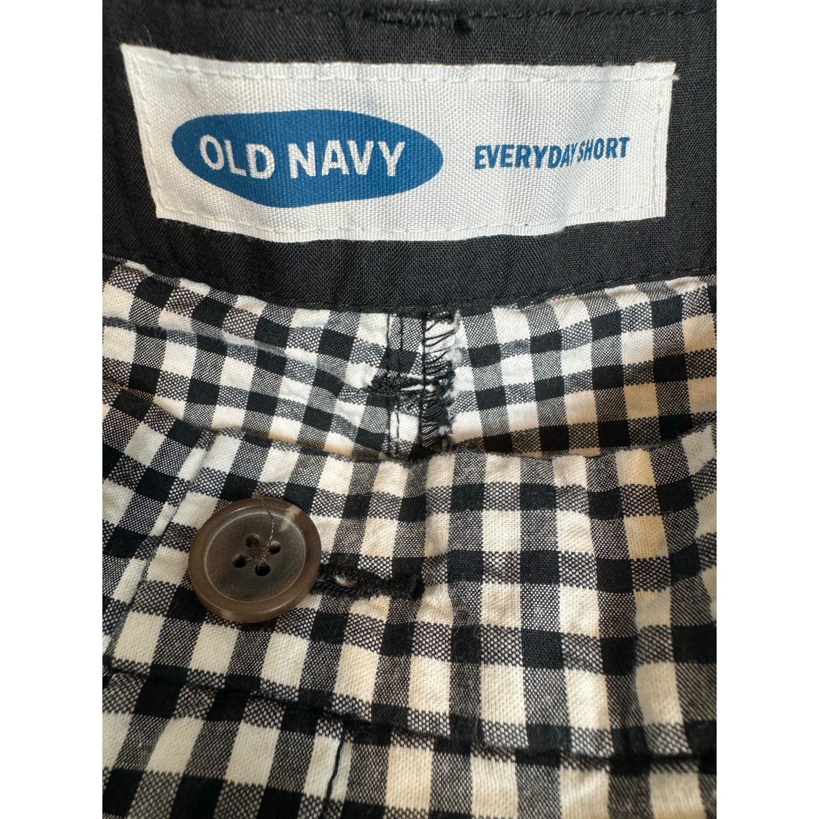 Old Navy Old Navy Shorts Women's Size 4 Size 27" / US 4 / IT 40 - 3 Thumbnail