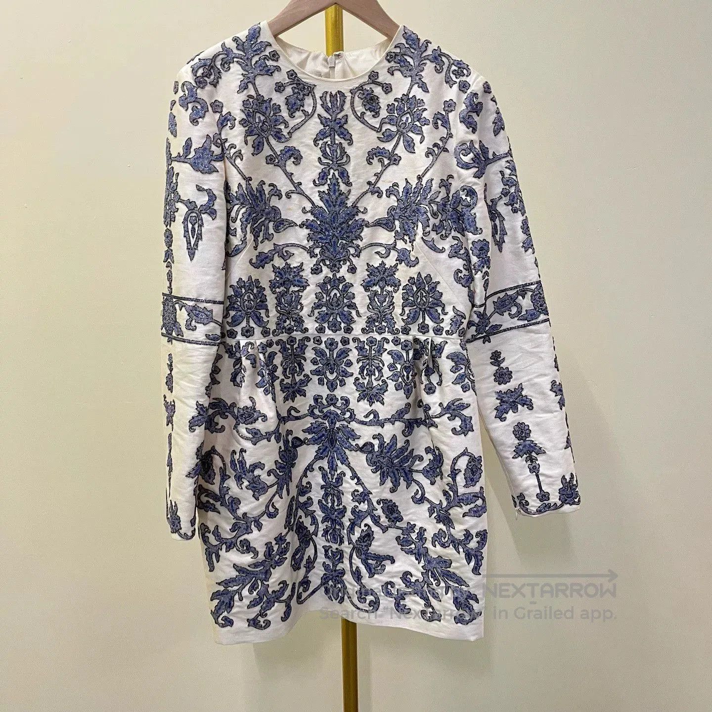 Valentino VALENTINO White Silk Embroidered Dress. Size M / US 6-8 / IT 42-44 - 1 Thumbnail