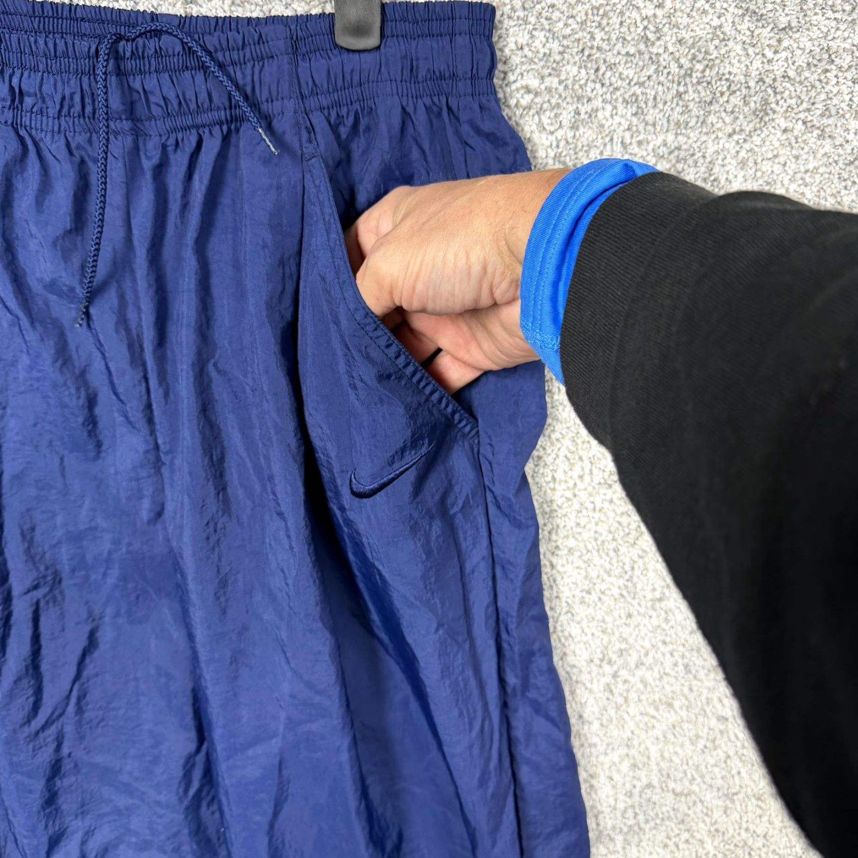 Nike VINTAGE Nike Track Pants Mens Small Blue Nylon Zip Ankle Cuff 25x30.5 Size US 29 - 6 Thumbnail