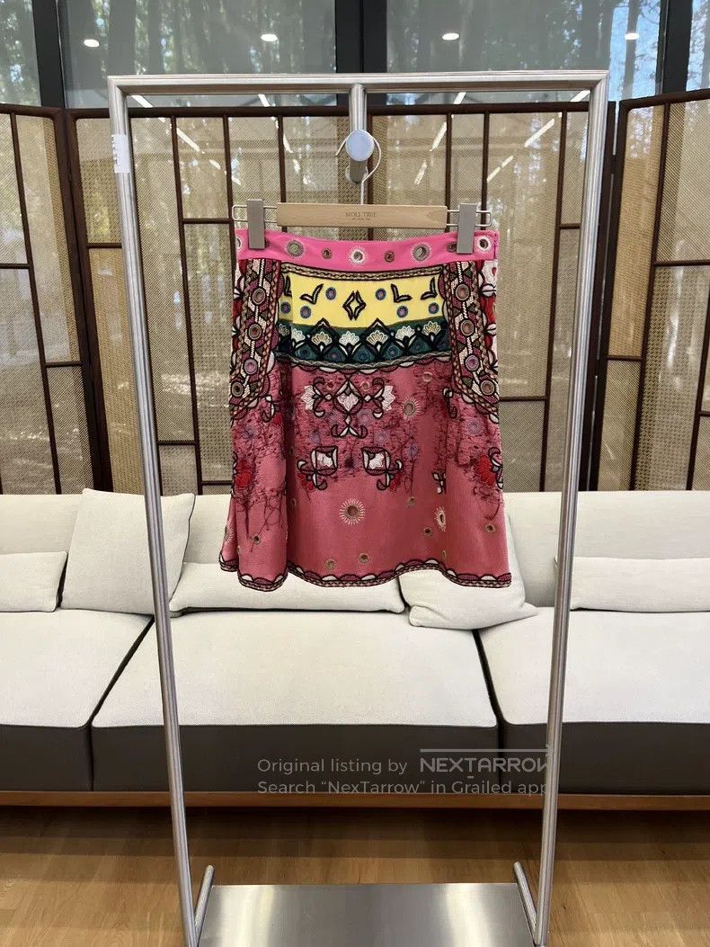 Valentino Valentino Embroidered skirt Size S / US 4 / IT 40 - 1 Thumbnail