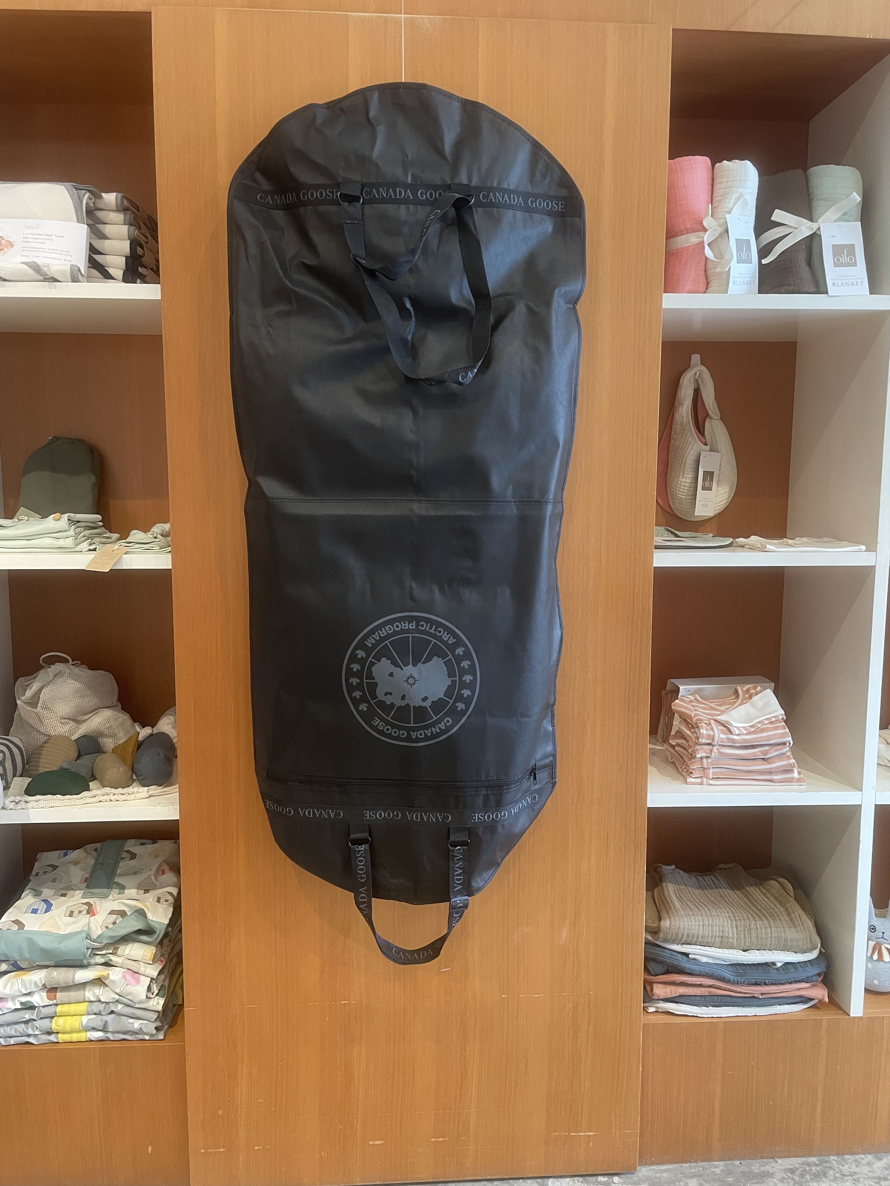 Canada Goose Chateau Size US S / EU 44-46 / 1 - 9 Thumbnail