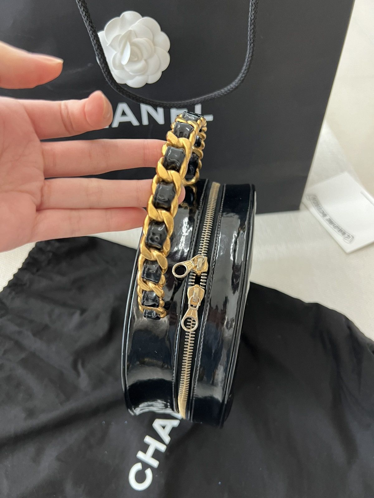 Chanel Chanel Round Vanity Bag patent Size ONE SIZE - 3 Thumbnail