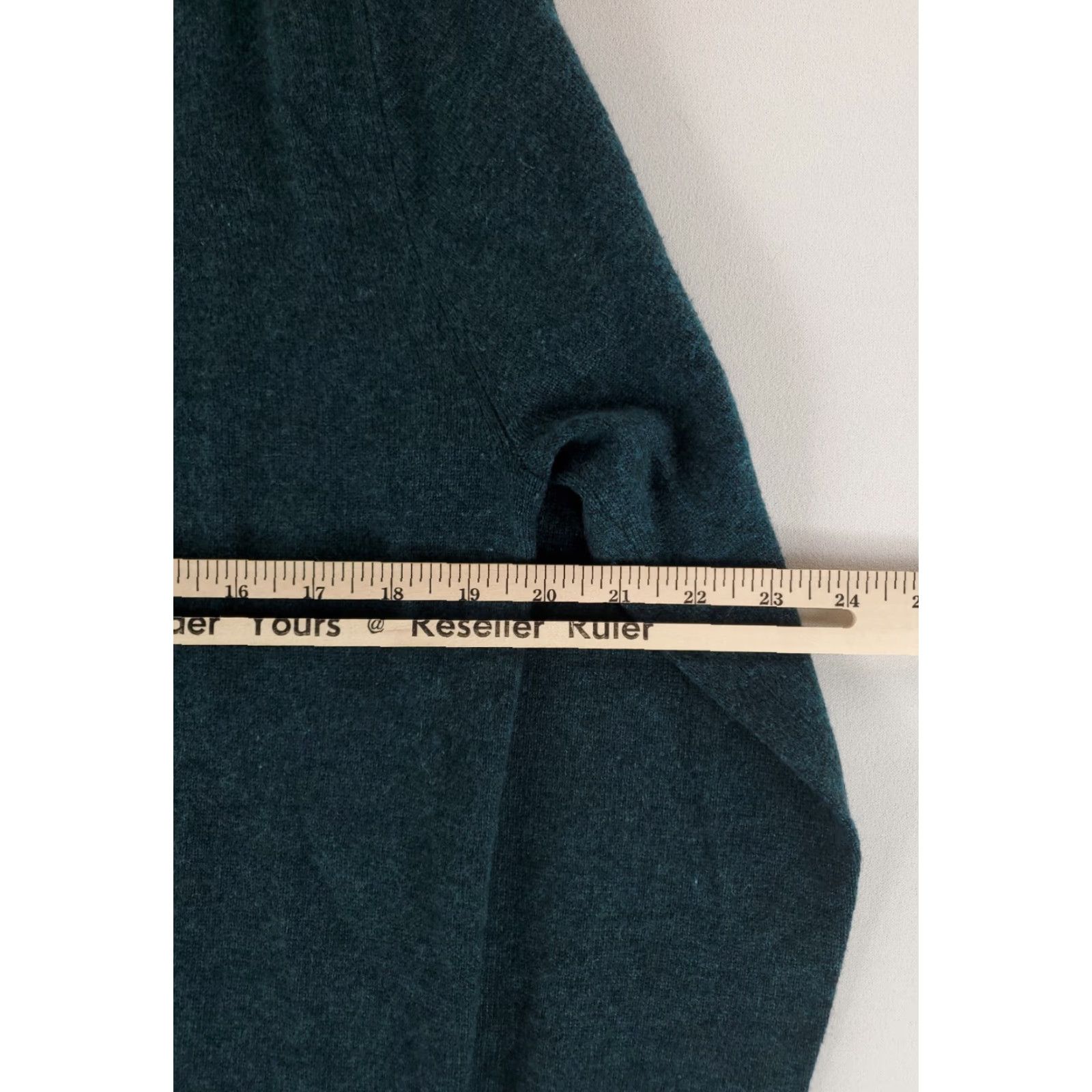 J.Crew **J.CREW MEN'S REGULAR FIT CASHMERE V-NECK BLUE-GREEN PULLOVER** User: J.CREW MEN'S REGULAR FIT CASHMERE V-NECK GREEN PULLOVER Size US M / EU 48-50 / 2 - 5 Thumbnail