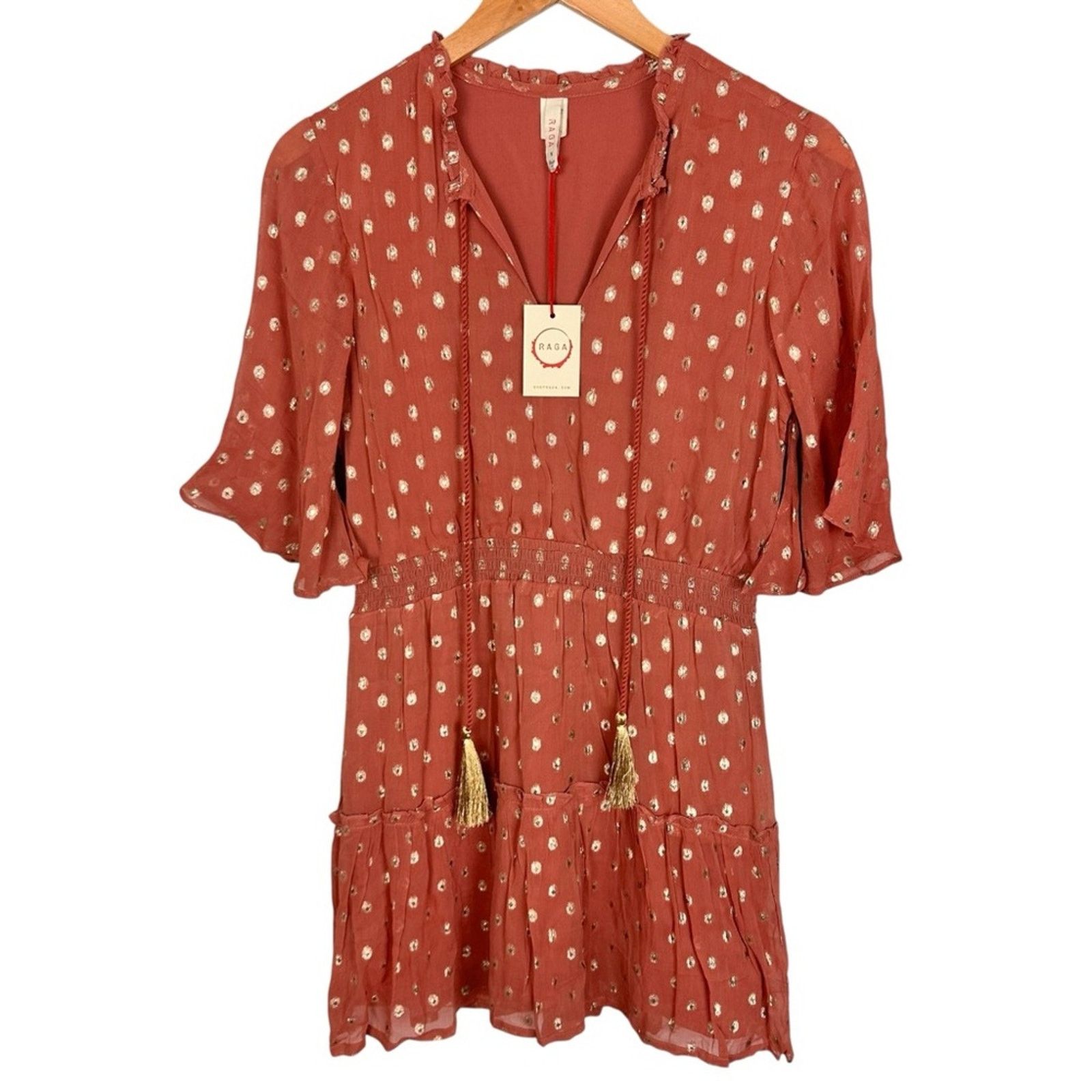 Anthropologie NWT Anthropologie Raga Tiered Mini Dress Dusty Pink Gold S Size S / US 4 / IT 40 - 2 Thumbnail
