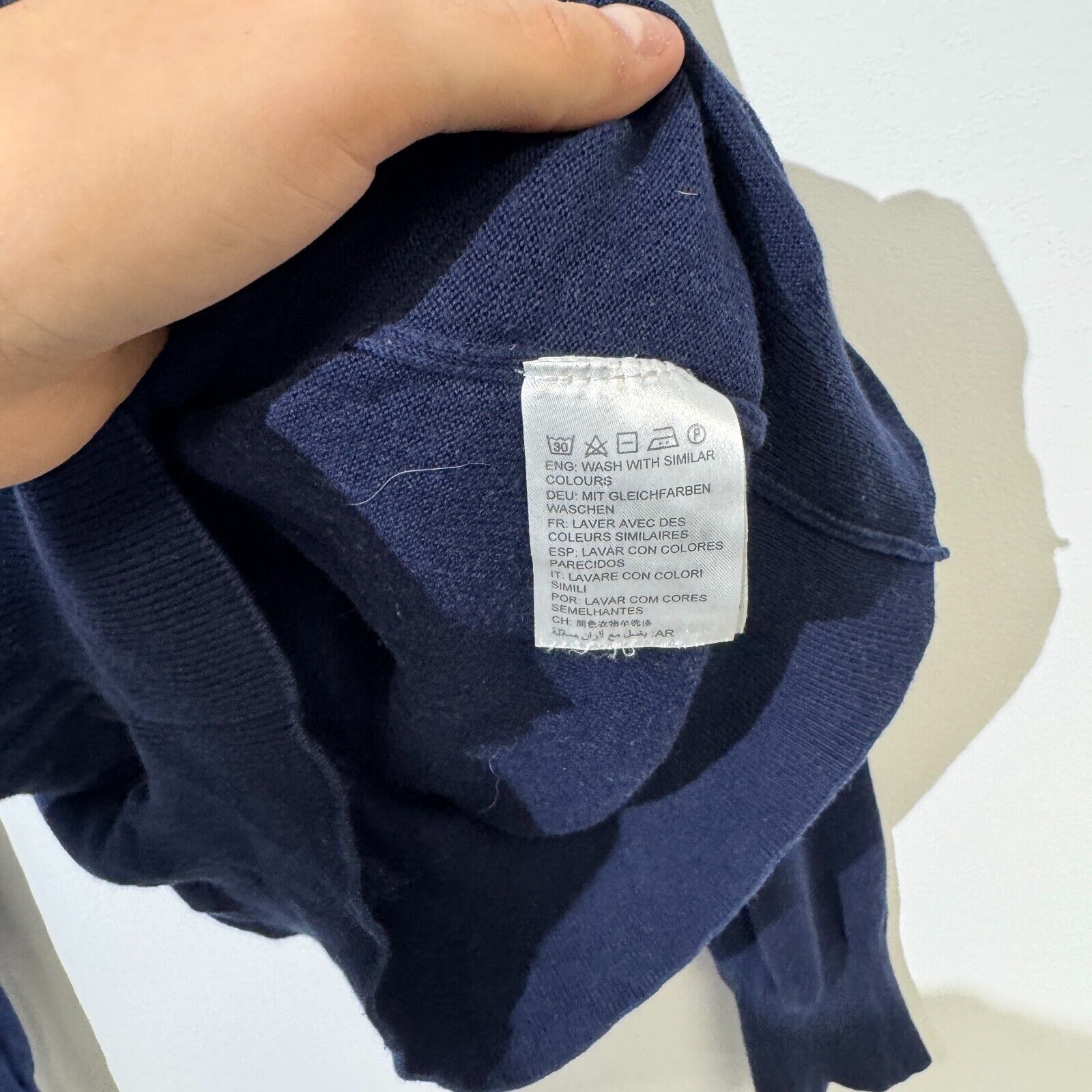 Gant × Vintage Vintage 90s Gant Unisex Navy Cotton Sweater Size L V-Neck Size US L / EU 52-54 / 3 - 8 Thumbnail