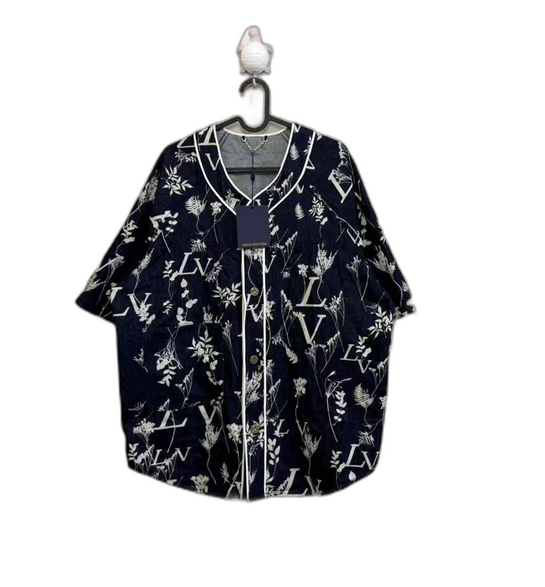 Louis Vuitton Louis Vuitton Blue Logo Short Sleeve Shirt Size US XL / EU 56 / 4 - 1 Thumbnail