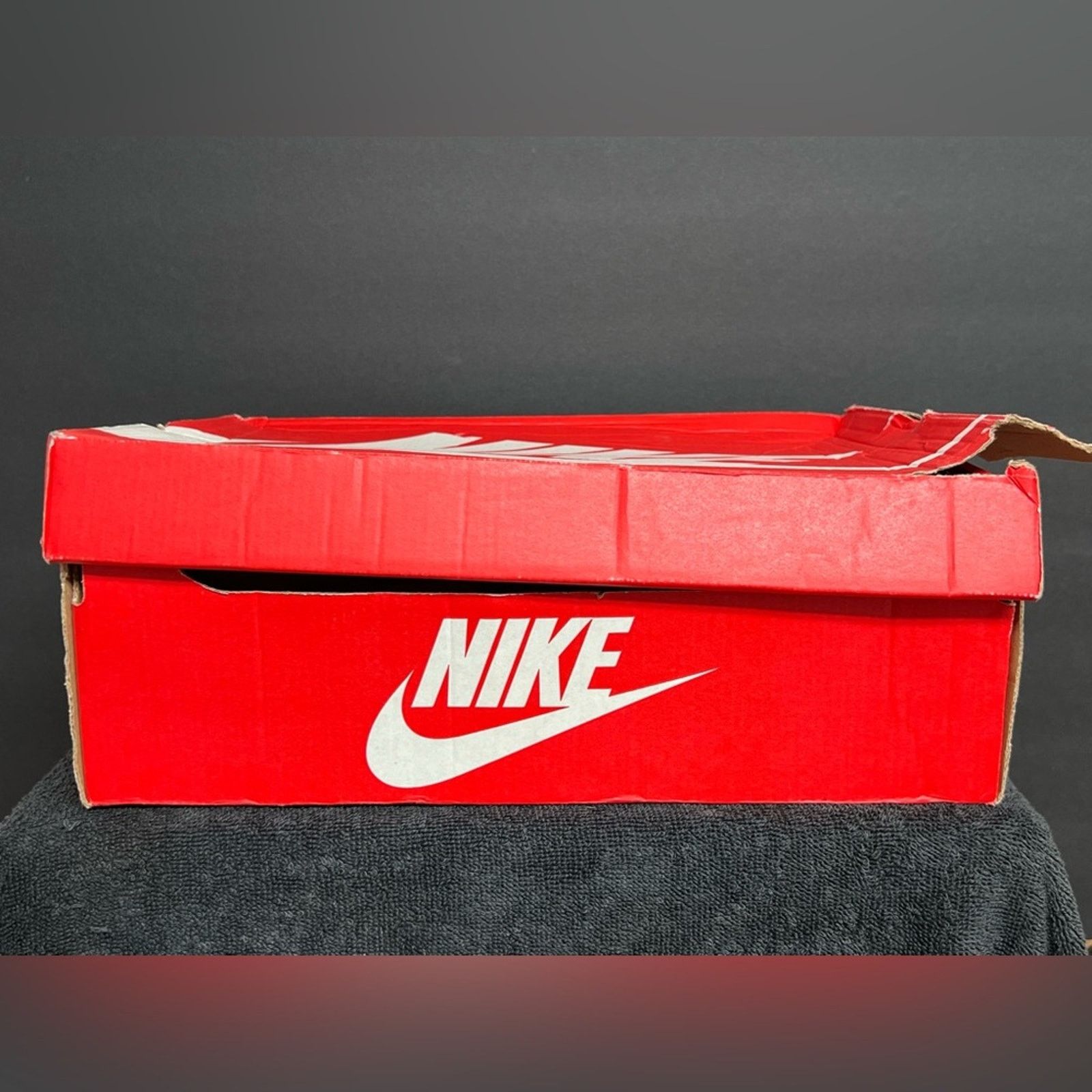 Nike Nike Air Max 97 Metallic Gold Low Top Shoes Mens 10.5 W/ Box Size US 10.5 / EU 43-44 - 11 Thumbnail