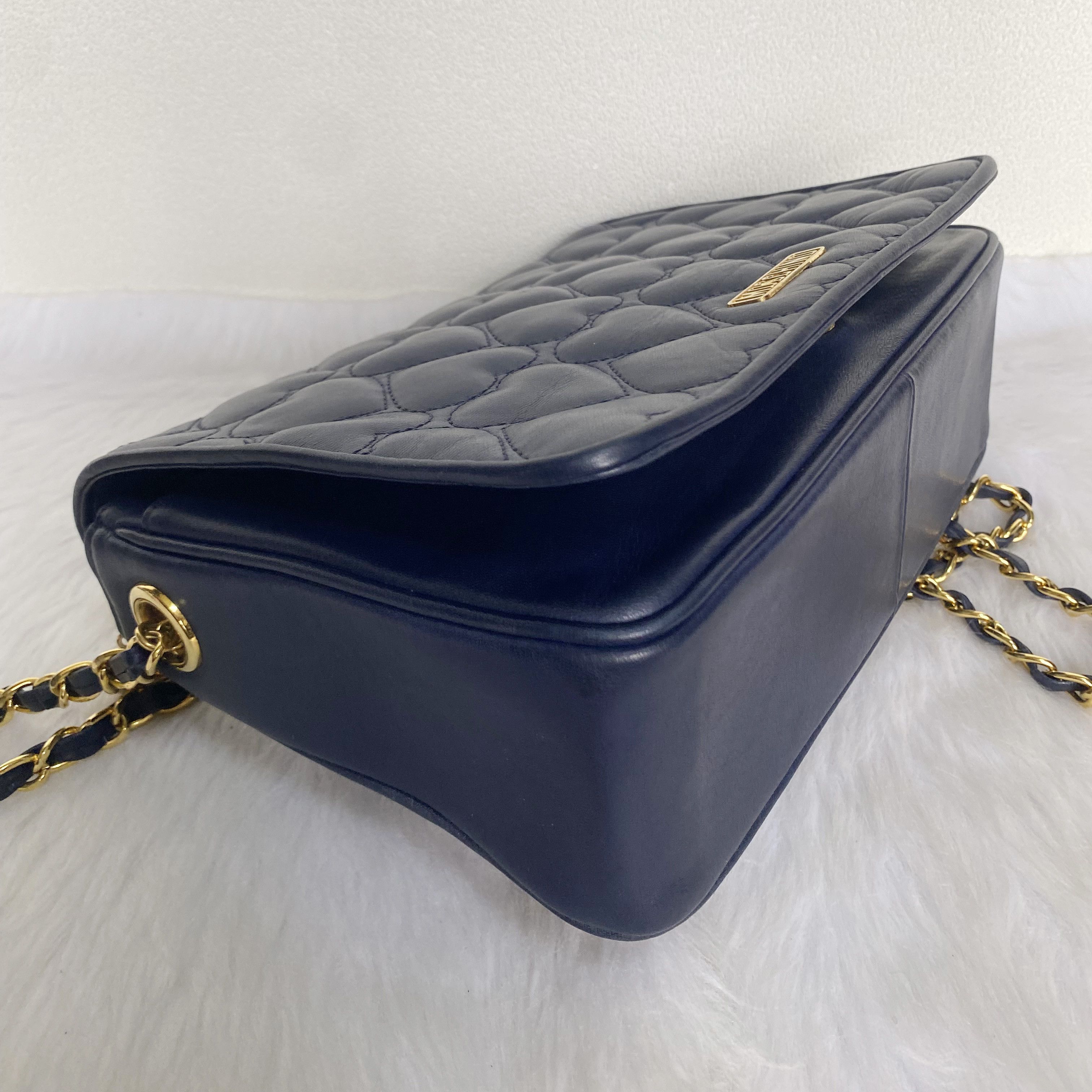 Moschino Vintage Navy Quilted Hearts Leather Crossbody Bag Size ONE SIZE - 7 Thumbnail