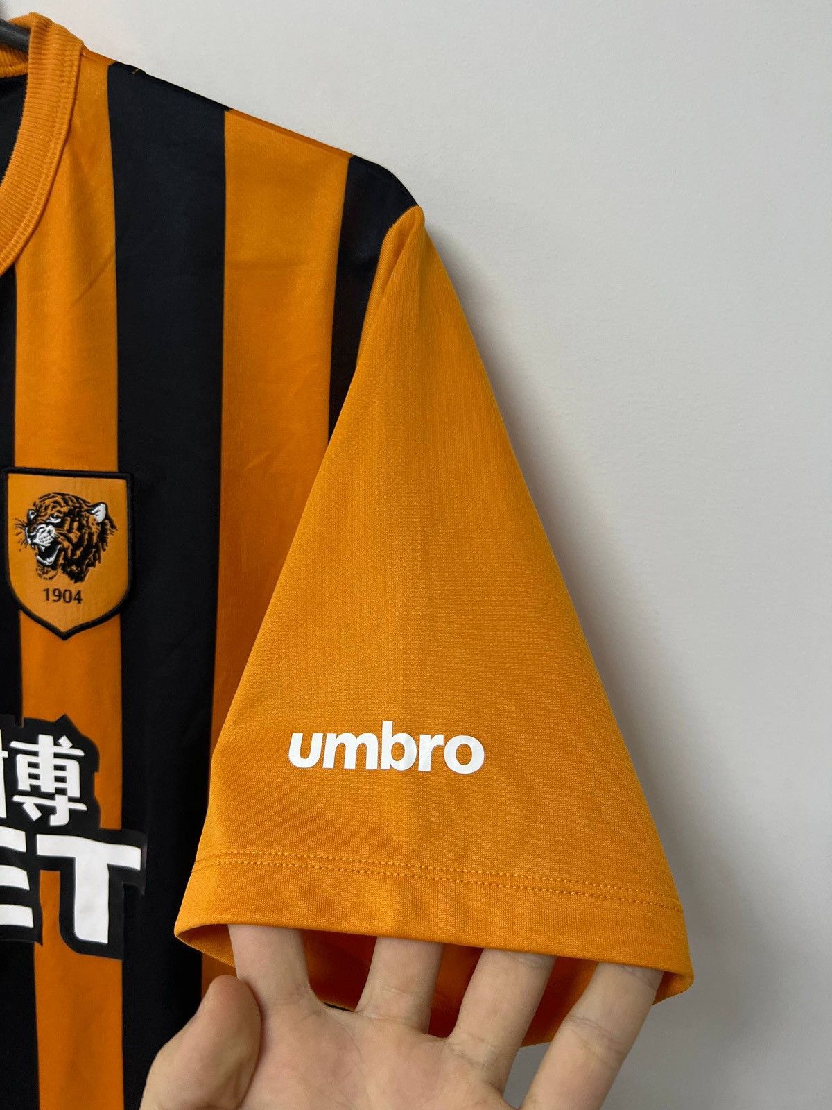 Umbro Vintage Hull City 2014/2015 Soccer Football Shirt Umbro XL Size US XL / EU 56 / 4 - 8 Thumbnail