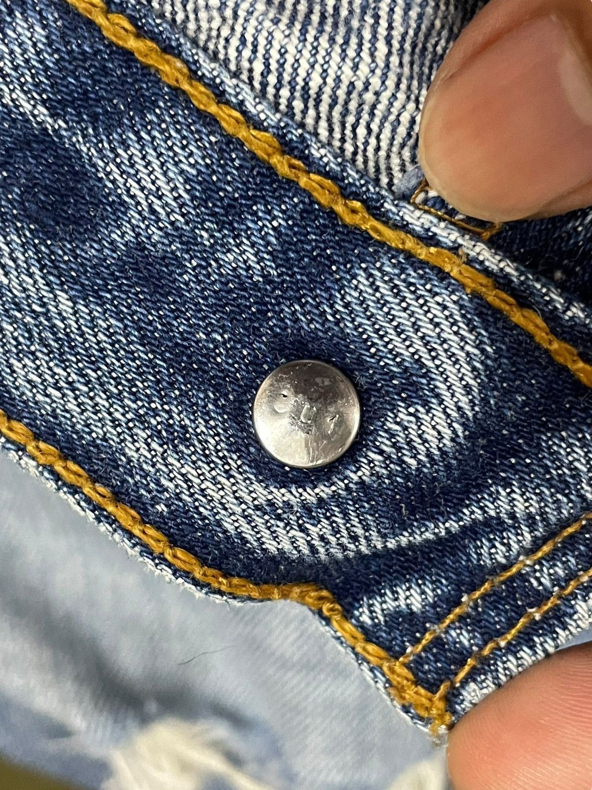 Levi's Vintage Levi’s 501 Button Fly Distressed BlueWash Jeans #C01 Size US 31 - 15 Thumbnail