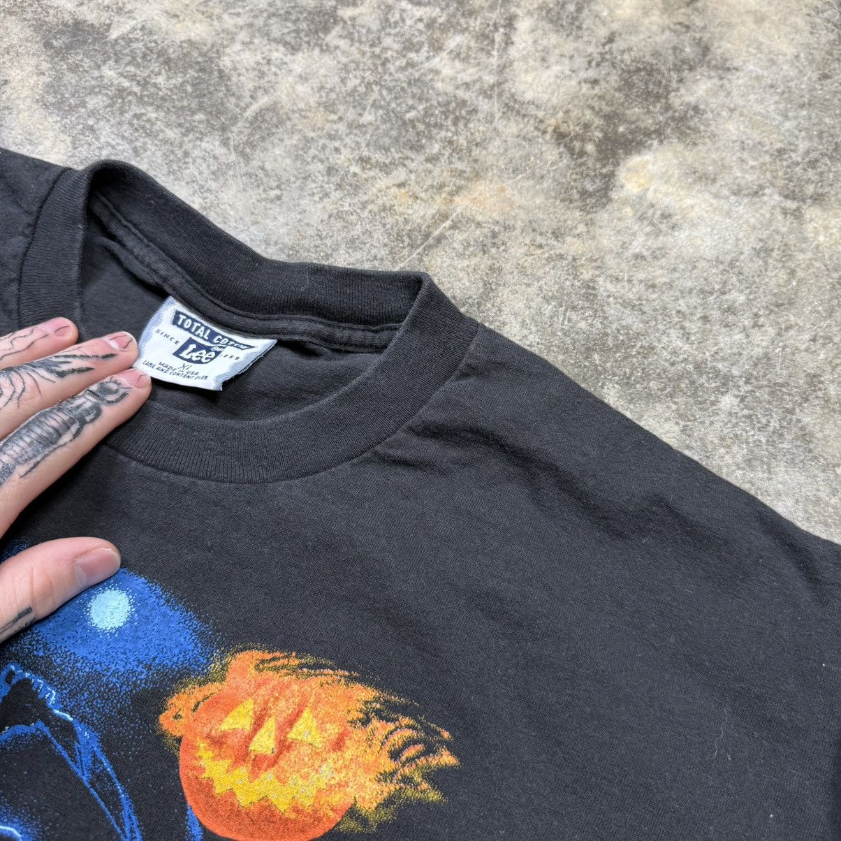 Vintage vintage headless horseman baggy halloween scary tshirt Size US XL / EU 56 / 4 - 4 Thumbnail