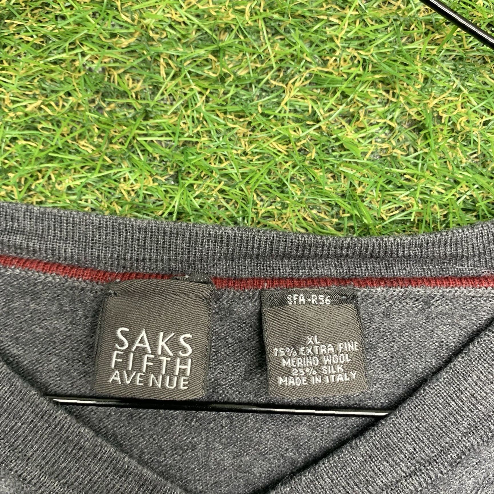 Saks Fifth Avenue VINTAGE Saks Fifth Avenue Sweater Mens Medium Gray Merino Wool Silk Blend Crewneck Casual Preppy Size US M / EU 48-50 / 2 - 3 Thumbnail