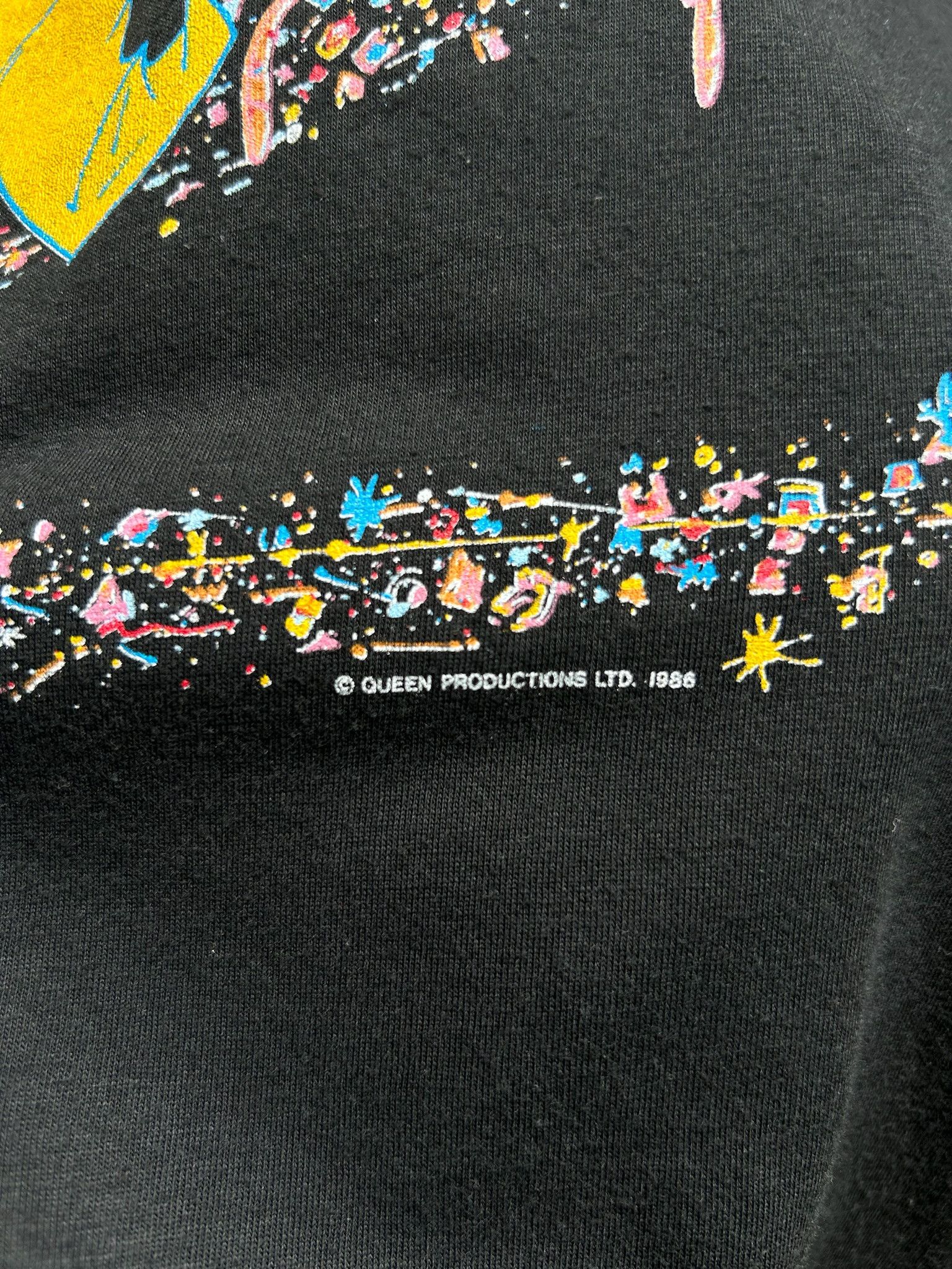 Band Tees Vintage 1986 Queen A Kind Of Magic The Magic Tour T-shirt Size US M / EU 48-50 / 2 - 4 Thumbnail