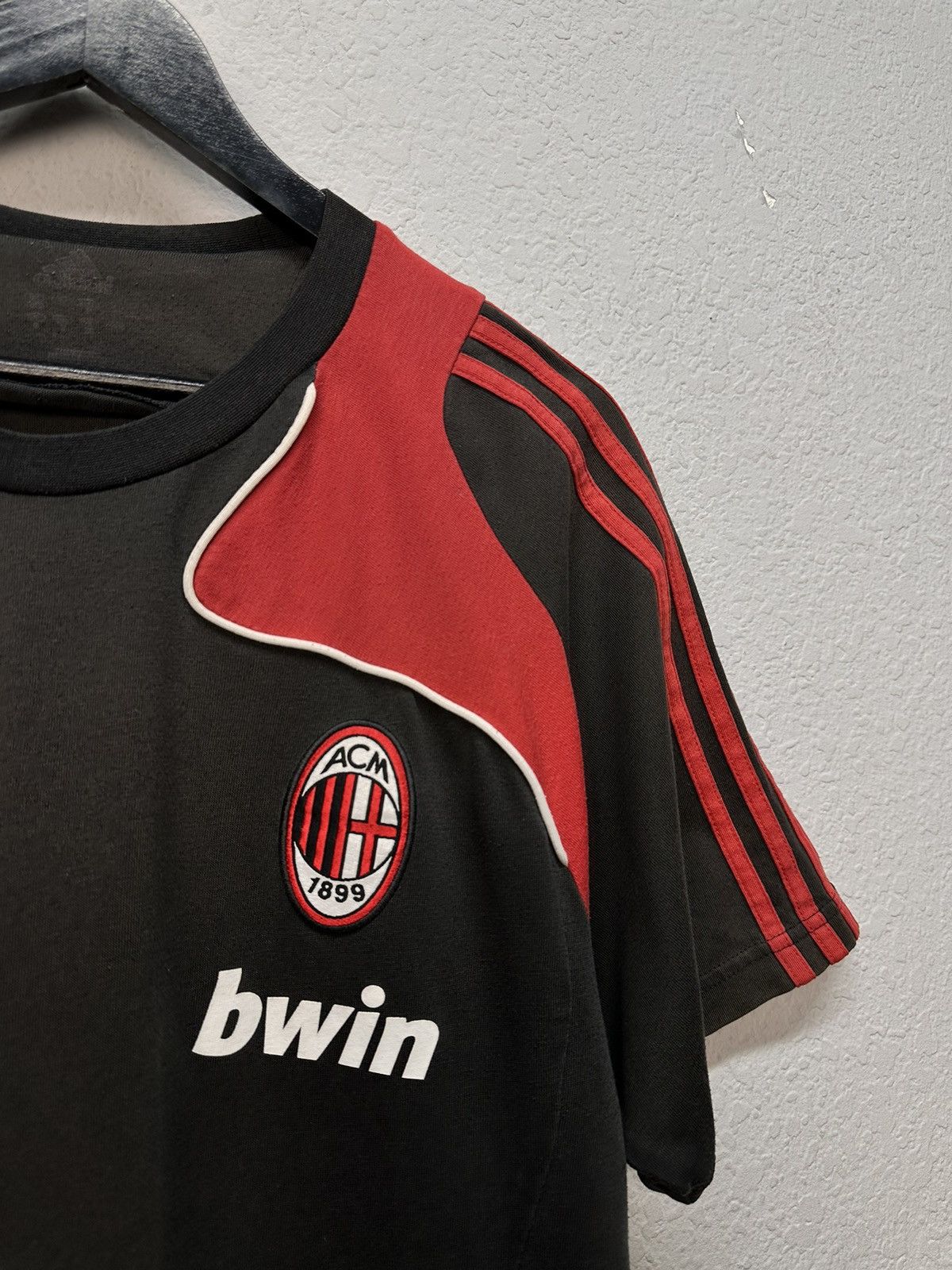 Adidas Vintage Adidas Milan Jersey Black 2008 Italy Rare T-shirt Size US L / EU 52-54 / 3 - 6 Thumbnail