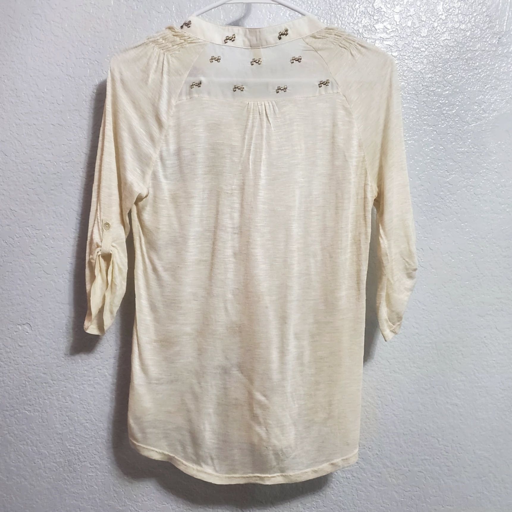 Vintage VINTAGE Anthropologie Tiny Top Women S Ivory Metallic Embroidered V Neck Button Front Size S / US 4 / IT 40 - 2 Thumbnail