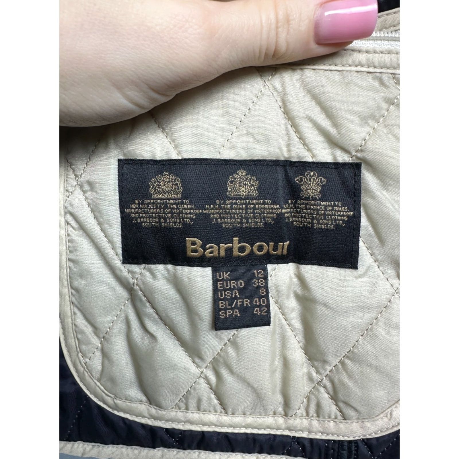 Barbour Barbour Summer Liddesdale Quilted Jacket M Women's Beige Barbour Liddesdale Quilted Jacket UK 12 (M) Sleeve 63 cm 42 cm 51 cm 63 cm Size M / US 6-8 / IT 42-44 - 4 Thumbnail