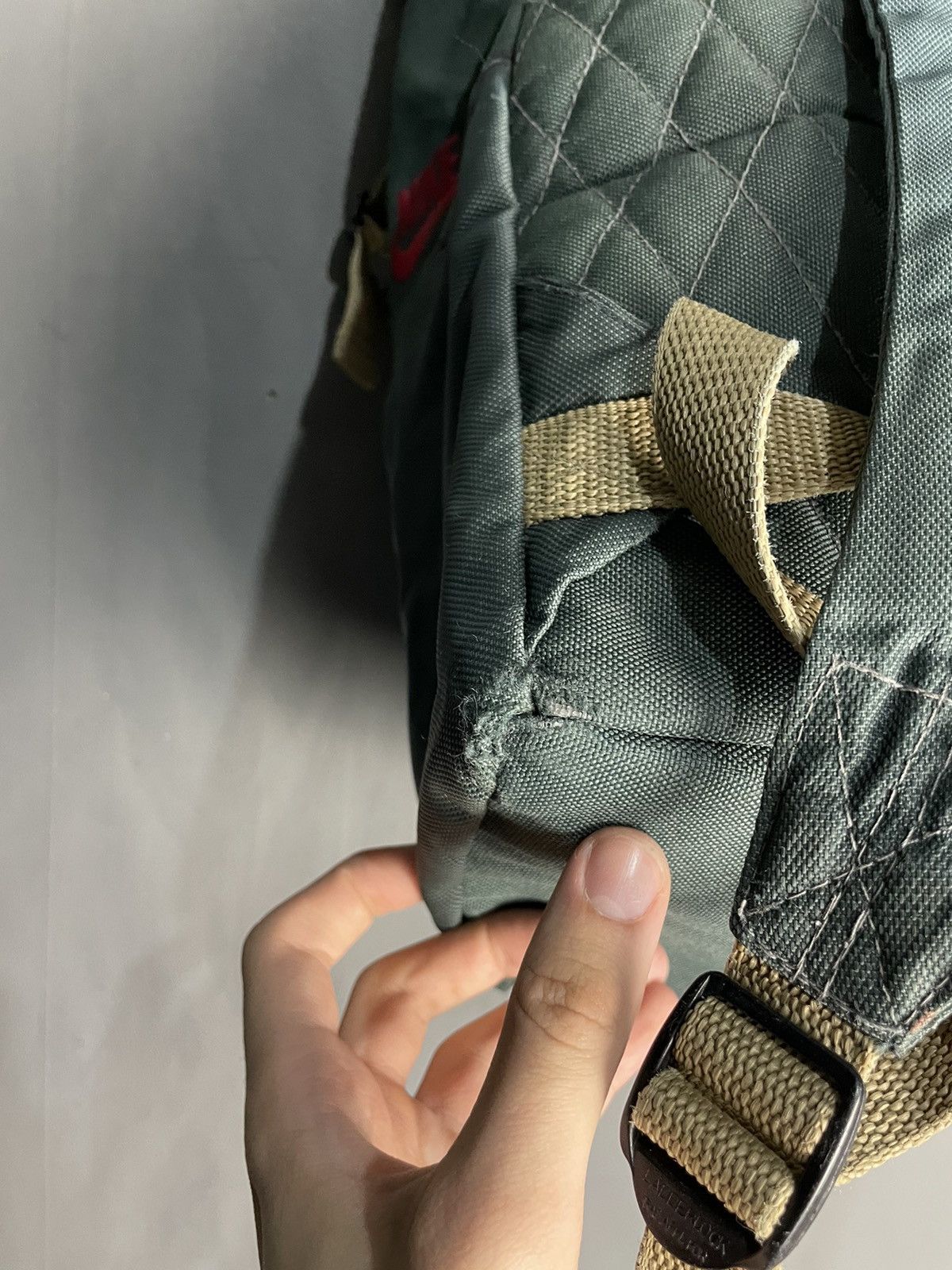 Nike Rare Nike Vintage Backpack Size ONE SIZE - 6 Thumbnail