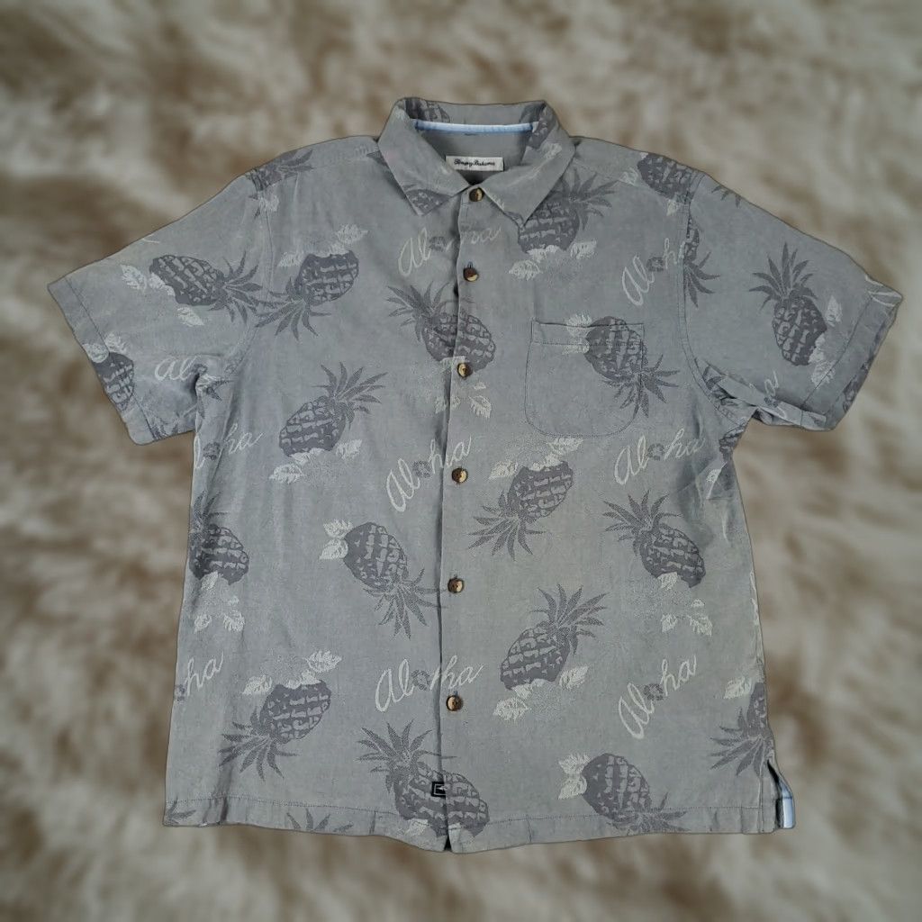 Tommy Bahama Tommy Bahama Shirt Mens L Gray/Blue Silk Blend Hawaiian Button Up Dress Casual Workwear Button-Up Collared Short Sleeve Navy Blue Size US L / EU 52-54 / 3 - 1 Thumbnail