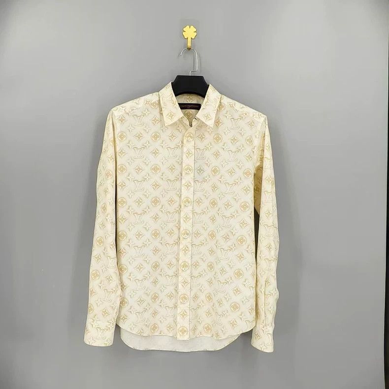 Louis Vuitton Louis Vuitton Beige monogram logo full-print single-breast Size US M / EU 48-50 / 2 - 1 Thumbnail